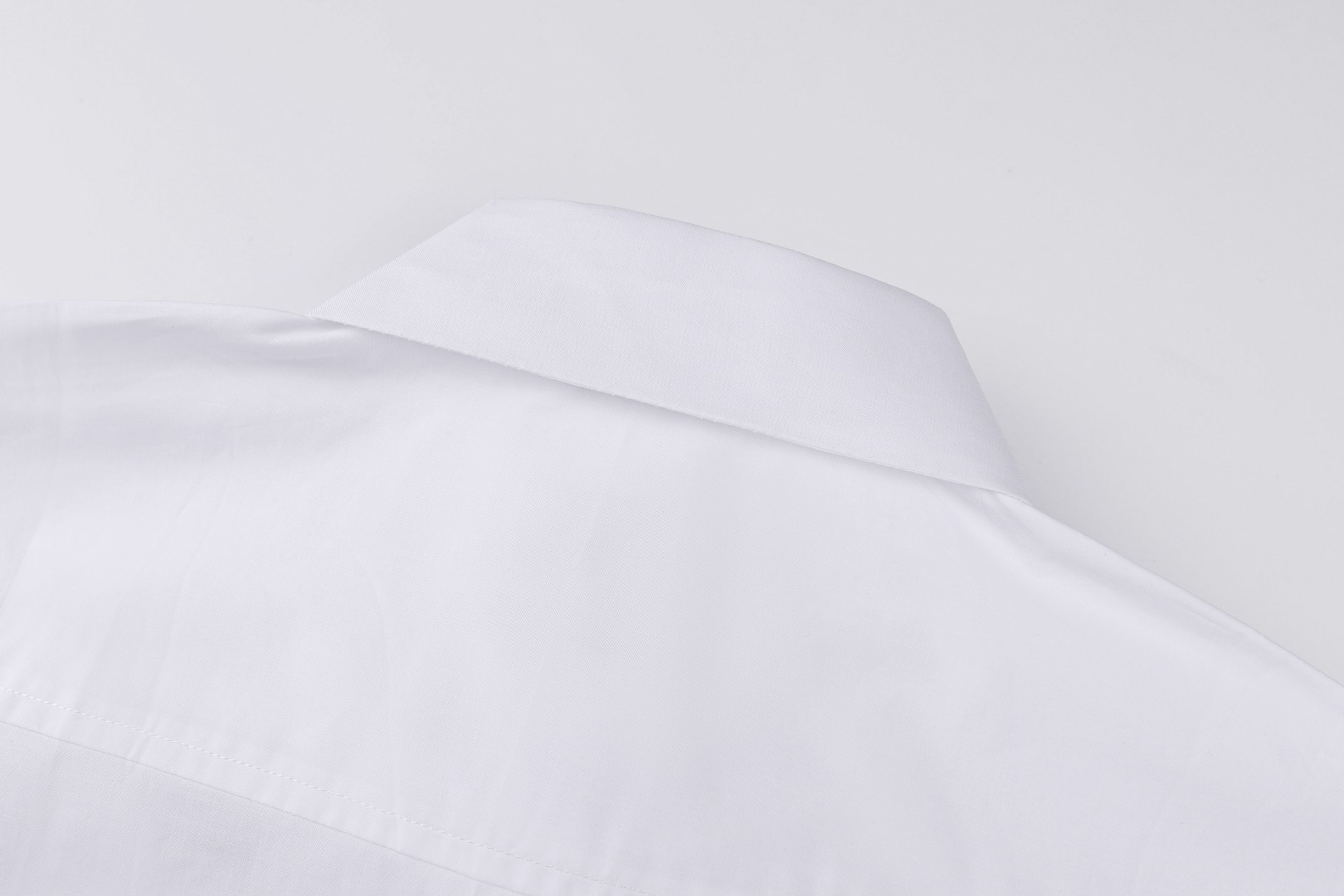 Lacoste 26SS棉质幸运草刺绣标识短袖衬衫