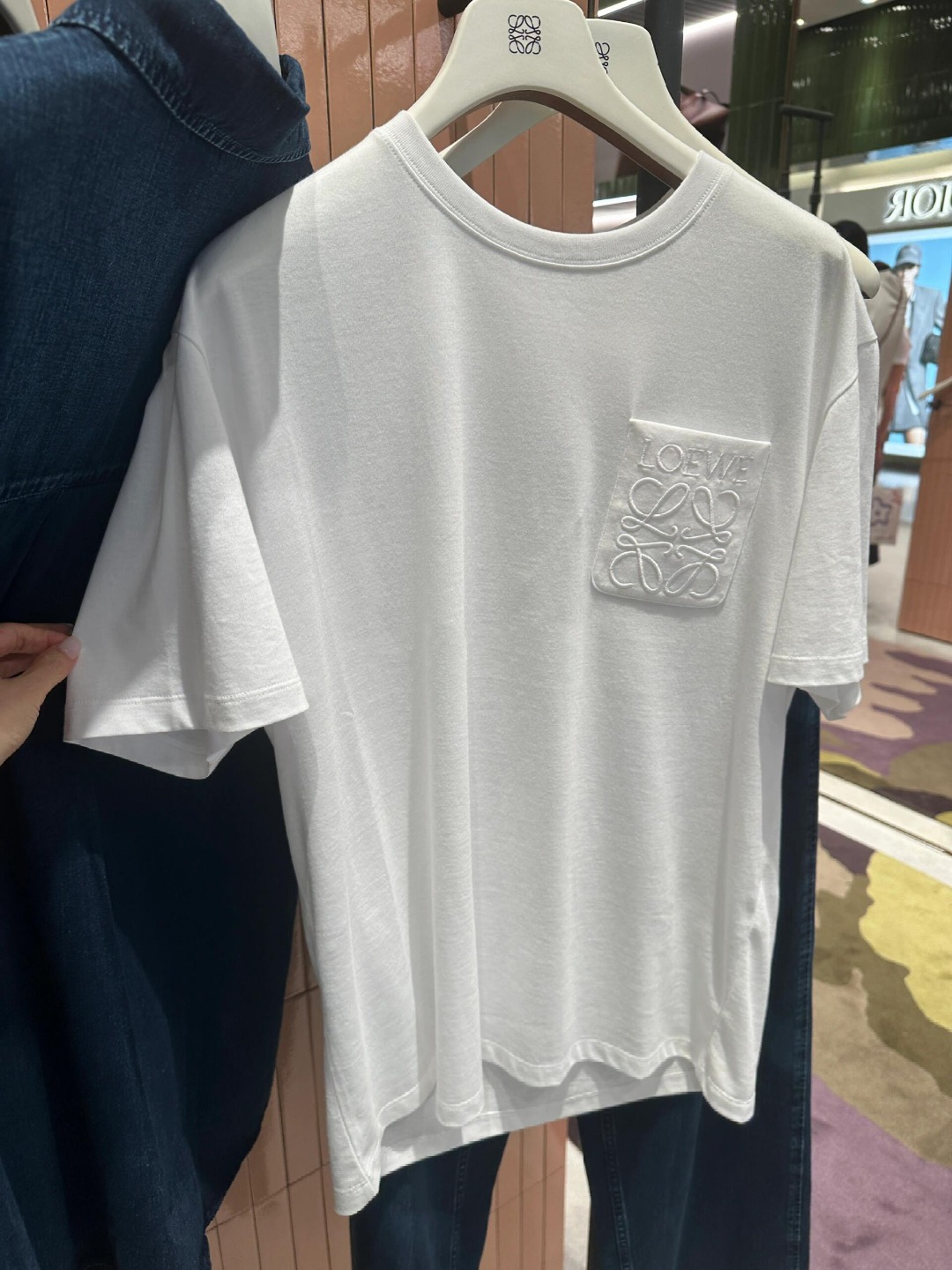 LOEWE 26SS棉质刺绣LOGO标识短袖T恤 ●正品4800购入开发 ●20支100%棉200克 ●1*1配套拉架罗