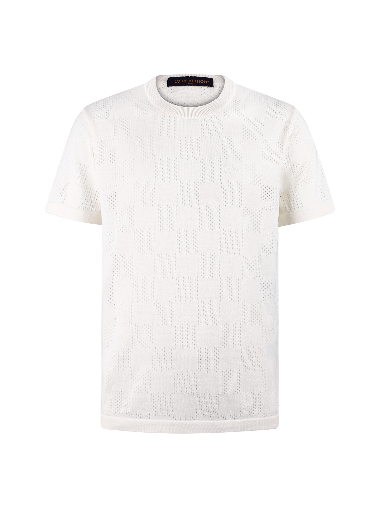 NO:875572,.LOUIS VUITTON 26SS mesh checkerboard embroidered logo crew neck shirt ●Authentic 9350 purchase and development ●40 double-ply fine cotton yarn ●Using 16-needle German (SOTO) loom ●Imported embroidery ●Fabric jacquard ●Customized 11 trademarks ●Fit version ●Size S M L XL ●Hand wash recommended (this product is made of wool and is not easy to machine wash),, louis vuitton,19860909.LOUIS VUITTON 26SS网眼棋盘格刺绣标识圆领衫 ●正品9350购入开发 ●40支双股精疏棉纱线 ●采用16针德国（SOTO）织机 ●进口刺绣 ●面料提花 ●定制11商标 ●合身版型 ●尺码S M L XL ●建议手洗（本产品为毛料织造而成不易机洗）,,louis vuitton,,Men's clothing