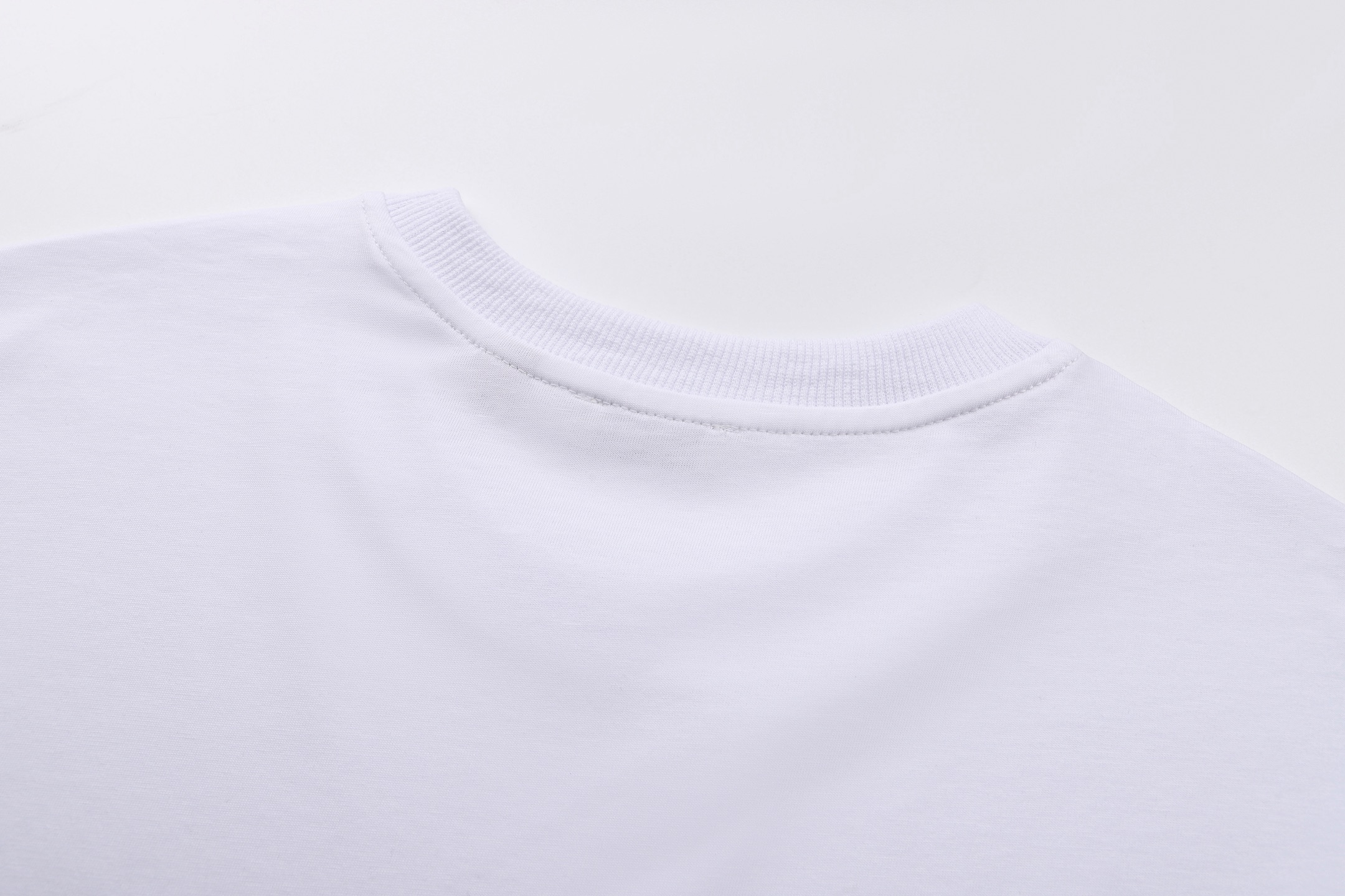 버버리 체크 크루넥 긴팔 티셔츠 139473 썸네일 이미지