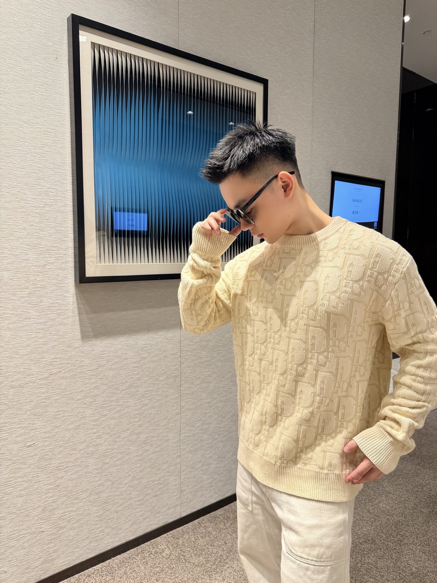 DIOR 26FW棉质混纺提花LOGO标识针织衫 ●正品17500购入开发 ●40支双股精疏棉混纺纱线 ●采用日本进口(