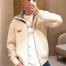 LOUIS VUITTON 26SS皮革标识嵌花运动衫毛衣 ●正品23600购入开发 ●美利奴羊毛混纺纱线 ●采用日本进 LOUIS VUITTON 26SS皮革标识嵌花运动衫毛衣 ●正品23600购入开发 ●美利奴羊毛混纺纱线 ●采用日本进