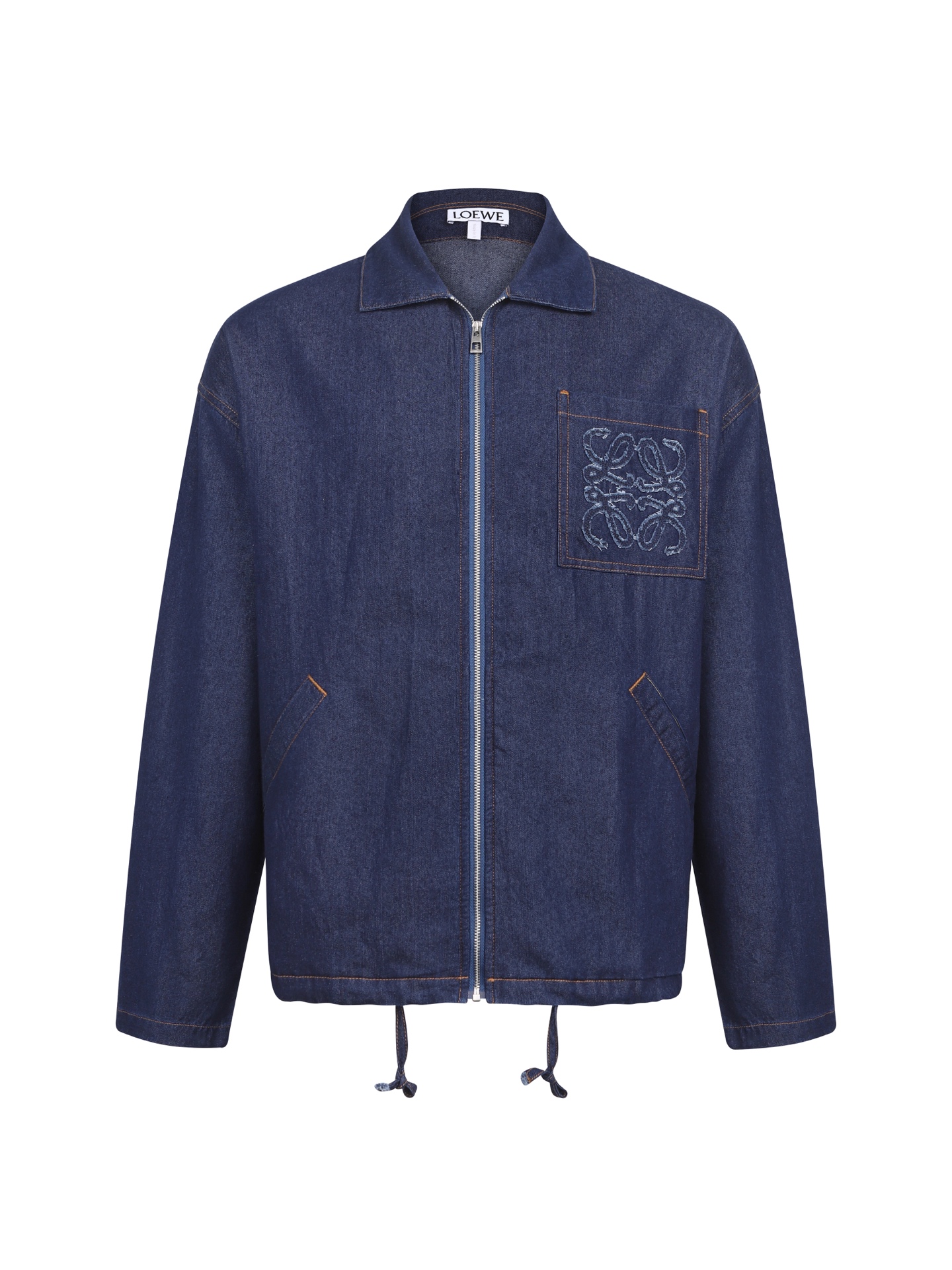 NO:954367,.LOEWE 26FW embroidered logo cotton jacket denim jacket ●Authentic 11900 purchase and development ●Custom-dyed lightweight youth combed cotton denim ●Laser embroidery ●Garment fermentation wash ●Customized 11 zippers ●Customized 11 ropes ●Customized 11 trademarks ●Loose fit ●Sizes 46 48 50 52 Must smash,,loewe,jackets & coats,jackets & coats,19860909.LOEWE 26FW刺绣标识棉质夹克牛仔外套 ●正品11900购入开发 ●定染轻盈青年精梳棉牛仔布 ●激光刺绣 ●成衣酵洗 ●定制11拉链 ●定制11绳子 ●定制11商标 ●宽松版型 ●尺码46 48 50 52 必须砸锅,,loewe,jackets & coats,jackets & coats,,Men's clothing