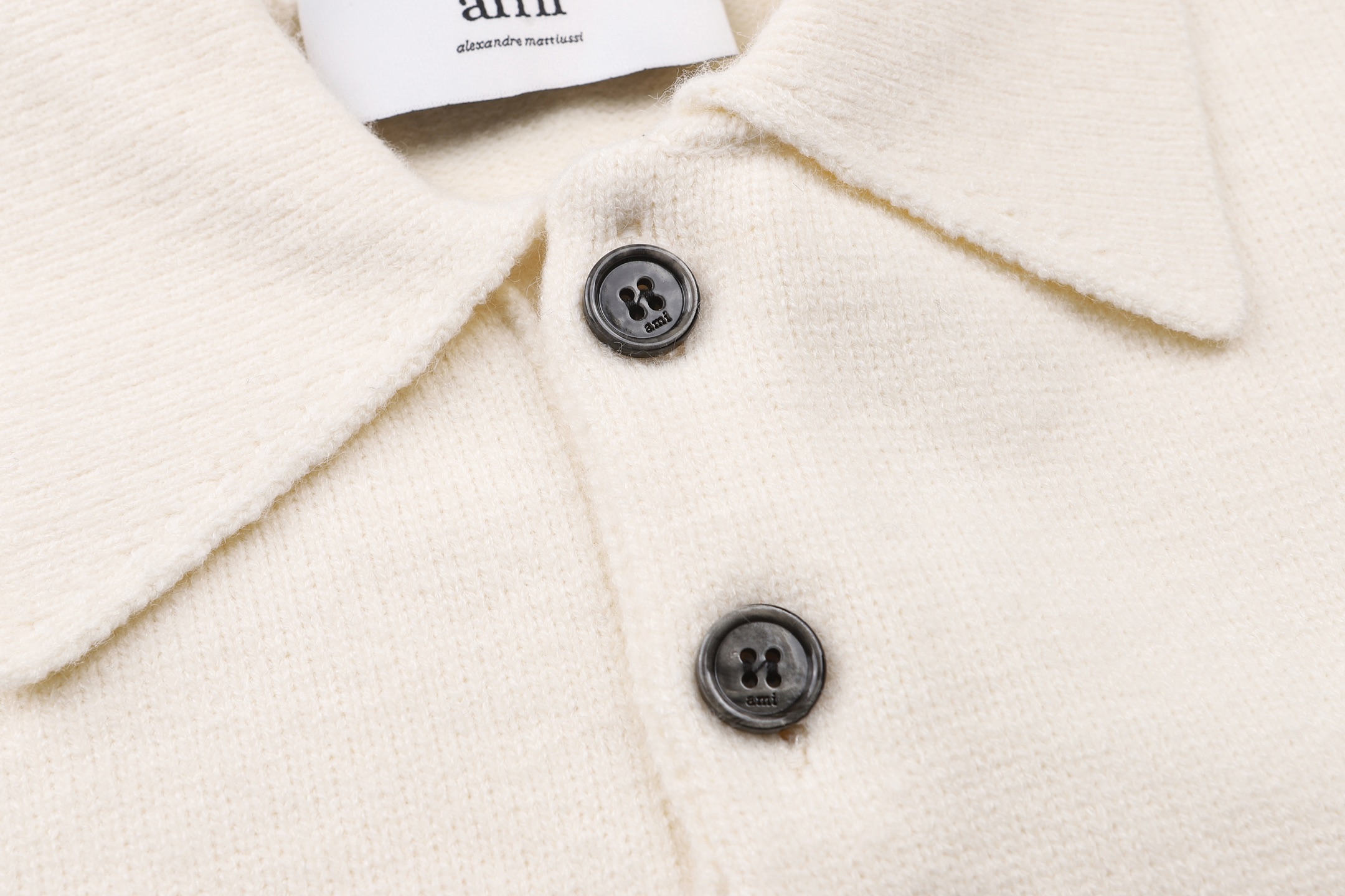 Ami Paris 26FW羊毛爱心Logo标识毛衣Polo衫 ●正品4900购入开发 ●超级羊驼毛混纺纱线 ●采用进口