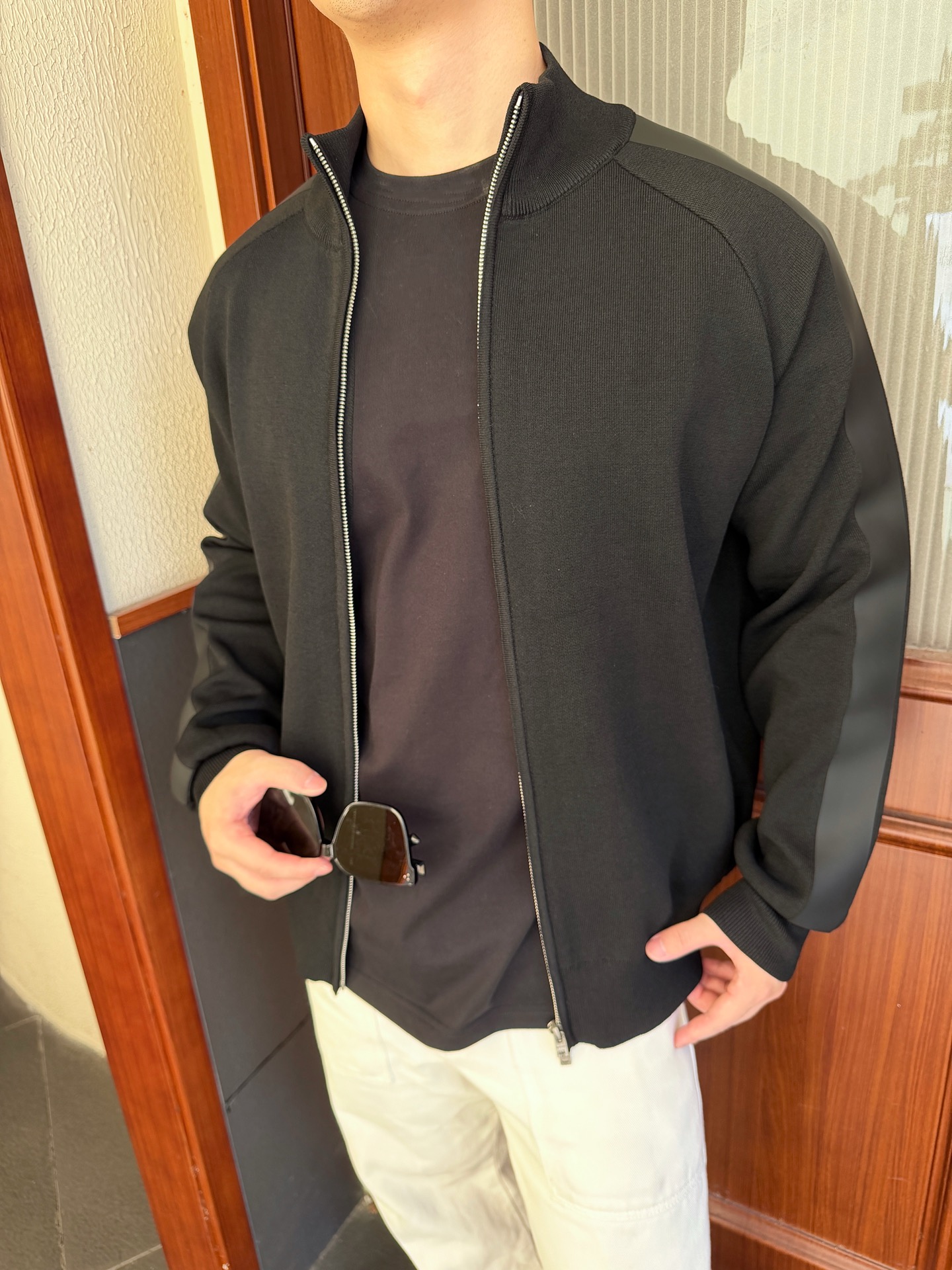 Acne Studios 26SS背面硅胶压花皮革针织开衫 ●正品5500购入开发 ●粘纤锦纶混纺纱线 ●采用德国进口(