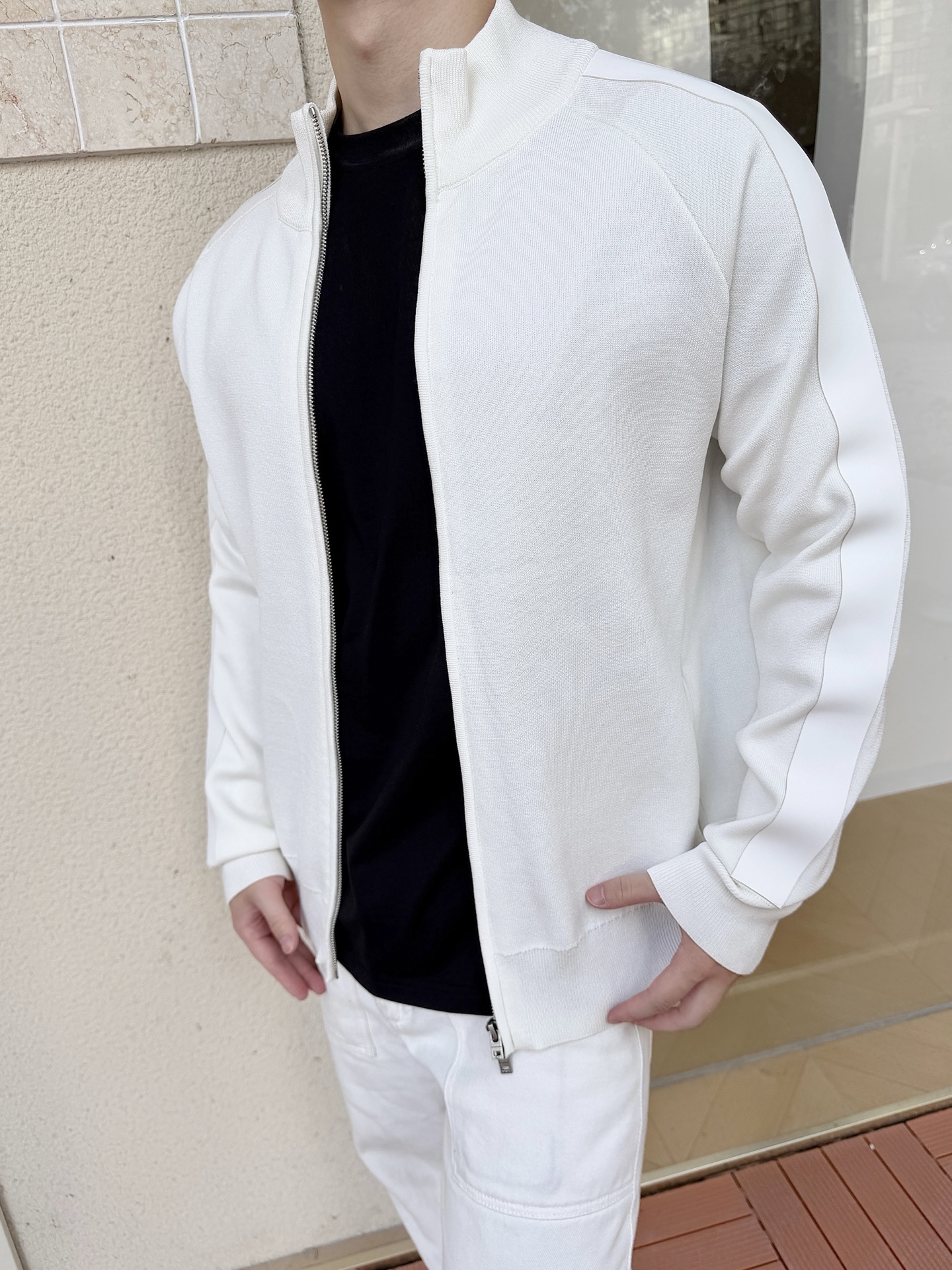 Acne Studios 26SS背面硅胶压花皮革针织开衫 ●正品5500购入开发 ●粘纤锦纶混纺纱线 ●采用德国进口(