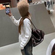 Acne Studios 26SS背面硅胶压花皮革针织开衫 ●正品5500购入开发 ●粘纤锦纶混纺纱线 ●采用德国进口( Acne Studios 26SS背面硅胶压花皮革针织开衫 ●正品5500购入开发 ●粘纤锦纶混纺纱线 ●采用德国进口(