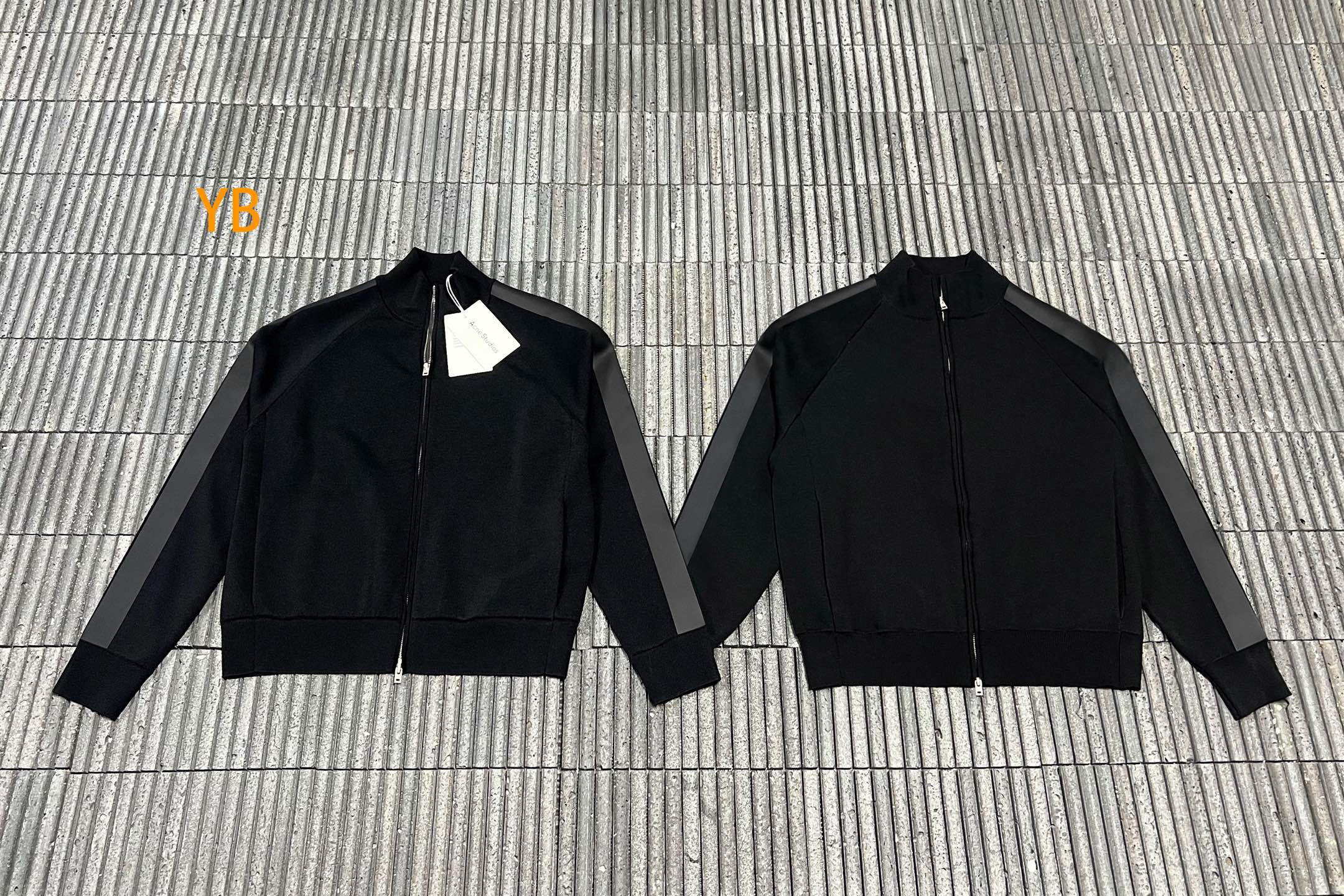 Acne Studios 26SS背面硅胶压花皮革针织开衫 ●正品5500购入开发 ●粘纤锦纶混纺纱线 ●采用德国进口(
