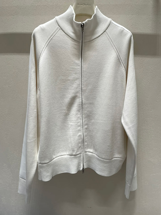 Acne Studios 26SS背面硅胶压花皮革针织开衫 ●正品5500购入开发 ●粘纤锦纶混纺纱线 ●采用德国进口(