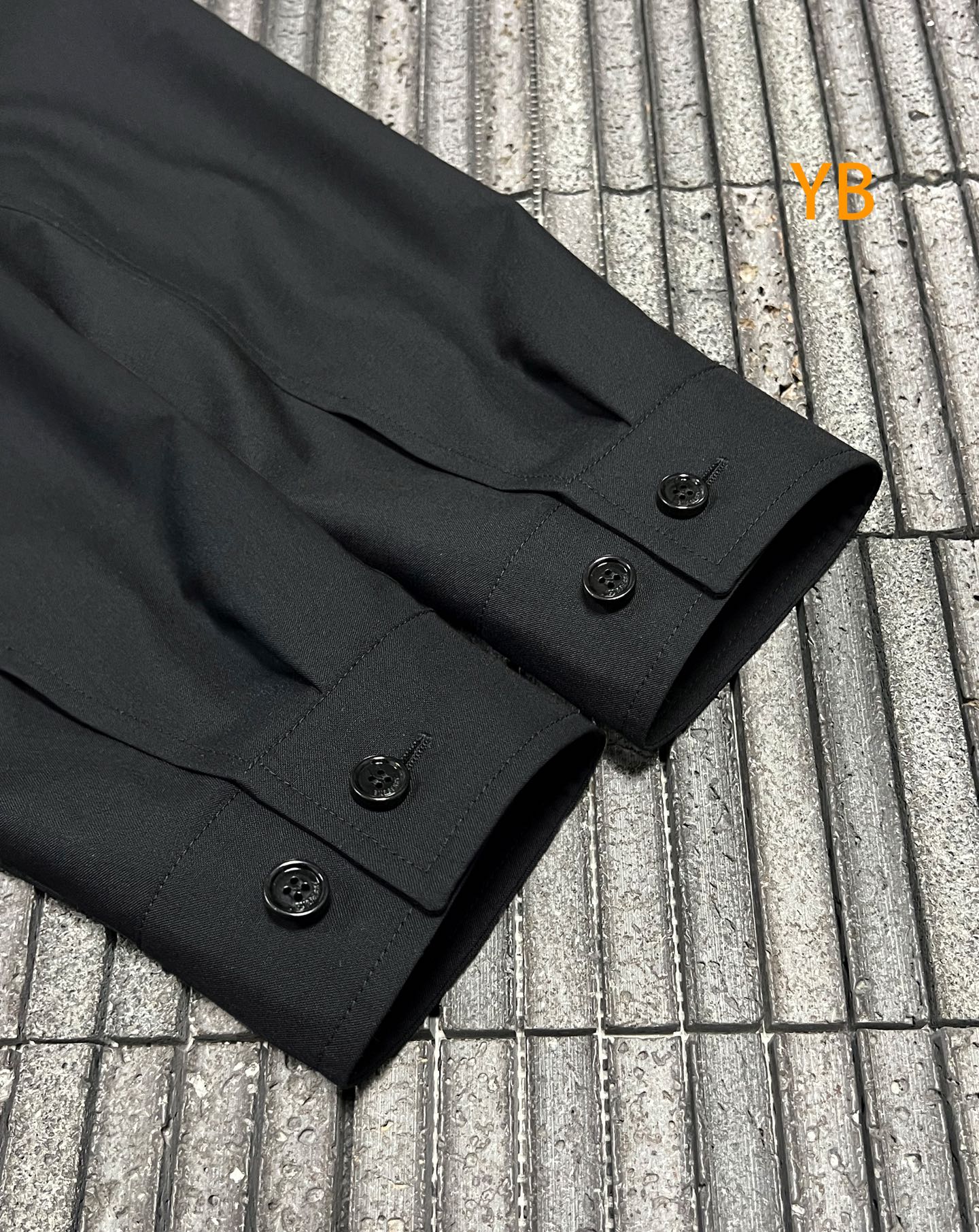 BURBERRY 26SS刺绣徽标Bloomsbury运动外套 ●正品18200购入开发 ●羊毛人棉混纺西装面料310克