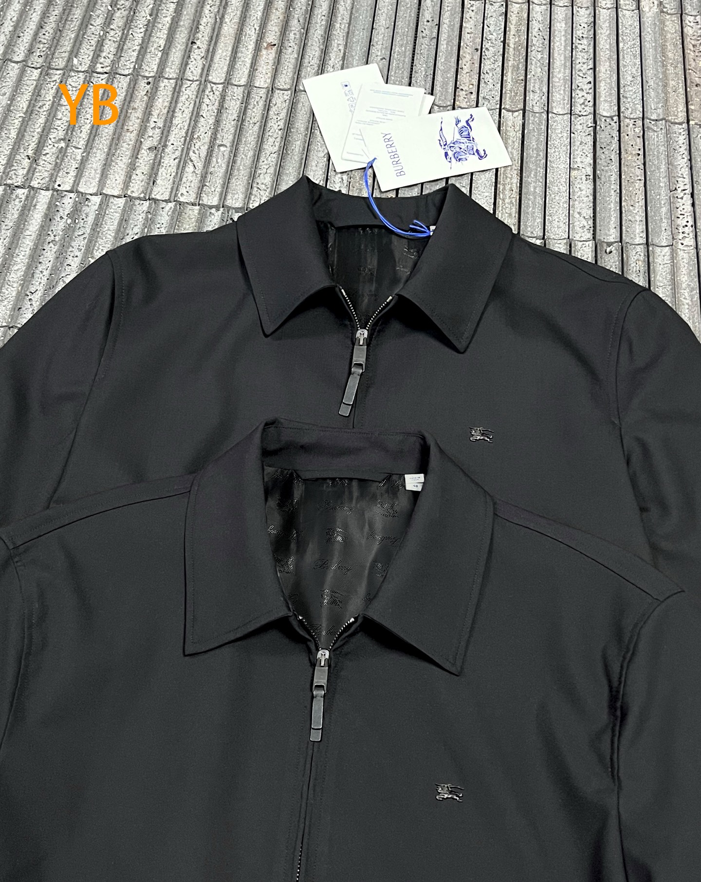 BURBERRY 26SS刺绣徽标Bloomsbury运动外套 ●正品18200购入开发 ●羊毛人棉混纺西装面料310克