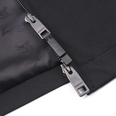 BURBERRY 26SS刺绣徽标Bloomsbury运动外套 ●正品18200购入开发 ●羊毛人棉混纺西装面料310克 BURBERRY 26SS刺绣徽标Bloomsbury运动外套 ●正品18200购入开发 ●羊毛人棉混纺西装面料310克