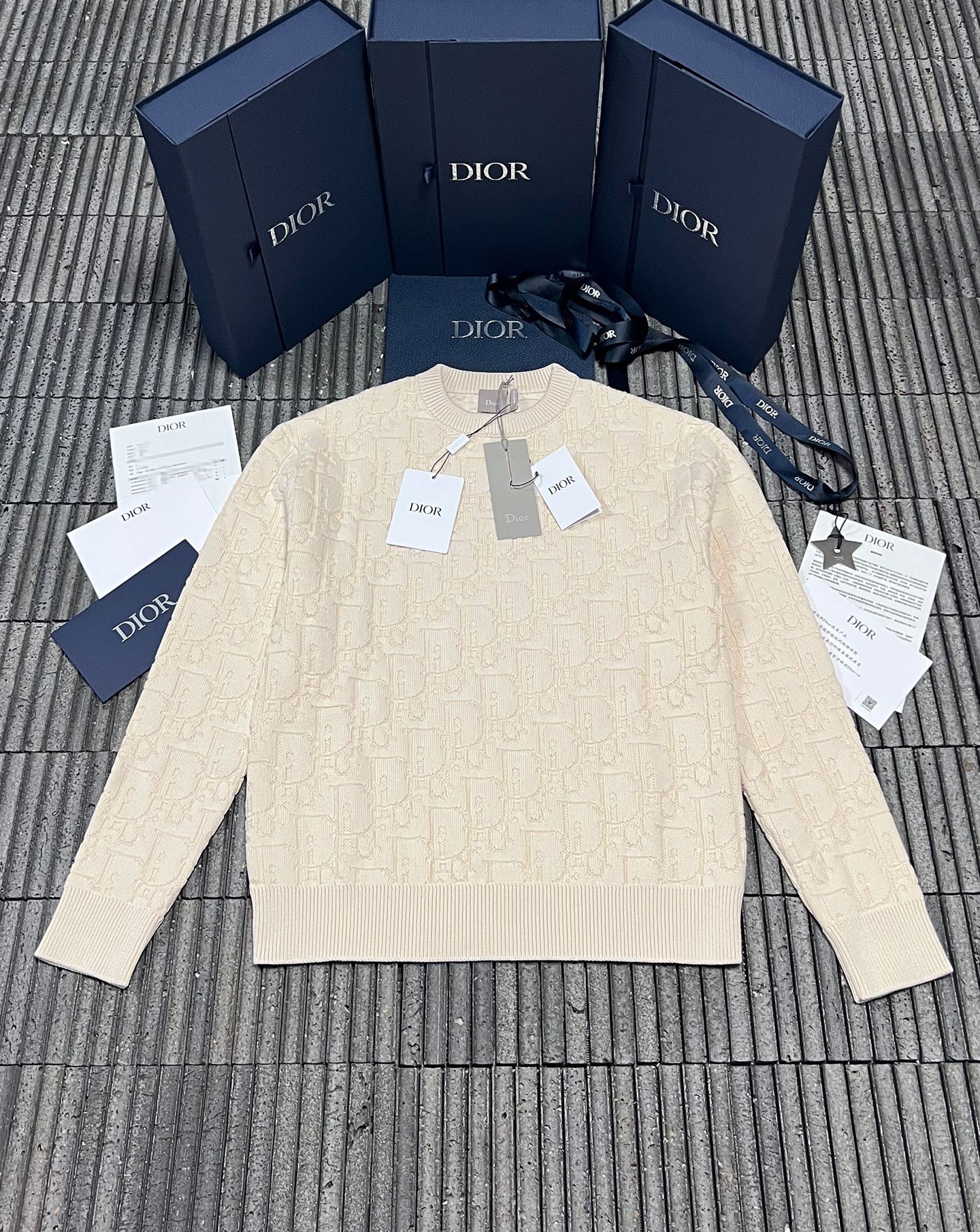 DIOR 26FW棉质混纺提花LOGO标识针织衫 ●正品17500购入开发 ●40支双股精疏棉混纺纱线 ●采用日本进口(