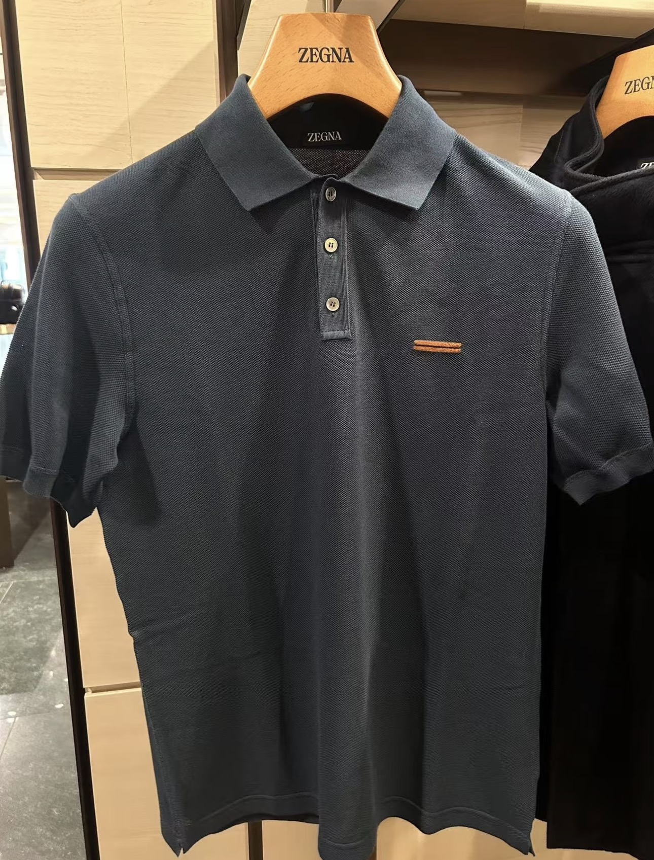 ZEGNA 刺绣标识棉质针织Polo衫 ●正品7900购入开发 ●40支棉纱羊毛混纺双股纱线 ●采用德国进口(SOTO)