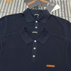 ZEGNA 刺绣标识棉质针织Polo衫 ●正品7900购入开发 ●40支棉纱羊毛混纺双股纱线 ●采用德国进口(SOTO) ZEGNA 刺绣标识棉质针织Polo衫 ●正品7900购入开发 ●40支棉纱羊毛混纺双股纱线 ●采用德国进口(SOTO)