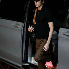 ZEGNA 刺绣标识棉质针织Polo衫 ●正品7900购入开发 ●40支棉纱羊毛混纺双股纱线 ●采用德国进口(SOTO) ZEGNA 刺绣标识棉质针织Polo衫 ●正品7900购入开发 ●40支棉纱羊毛混纺双股纱线 ●采用德国进口(SOTO)
