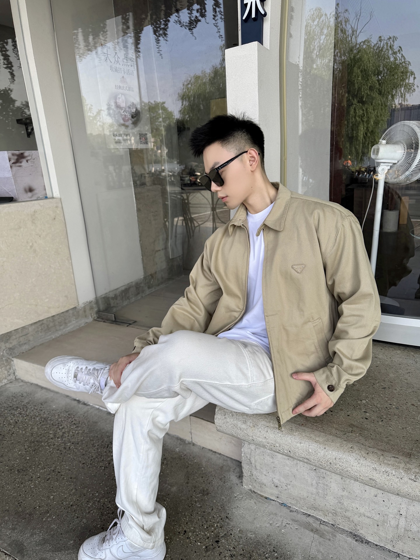 PRADA 26FW做旧丹宁短夹克牛仔外套 ●正品18300购入开发 ●100%全棉平纹针织面料170克 ●机打徽标 ● PRADA 26FW做旧丹宁短夹克牛仔外套 ●正品18300购入开发 ●100%全棉平纹针织面料170克 ●机打徽标 ●