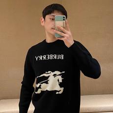 BURBERRY 24FW骑士提花Logo羊毛混纺针织衫 ●正品11275购入开发 ●羊毛澳羊绒混纺纱线 ●采用日本进口 BURBERRY 24FW骑士提花Logo羊毛混纺针织衫 ●正品11275购入开发 ●羊毛澳羊绒混纺纱线 ●采用日本进口