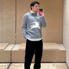 BURBERRY 24FW骑士提花Logo羊毛混纺针织衫 ●正品11275购入开发 ●羊毛澳羊绒混纺纱线 ●采用日本进口 BURBERRY 24FW骑士提花Logo羊毛混纺针织衫 ●正品11275购入开发 ●羊毛澳羊绒混纺纱线 ●采用日本进口