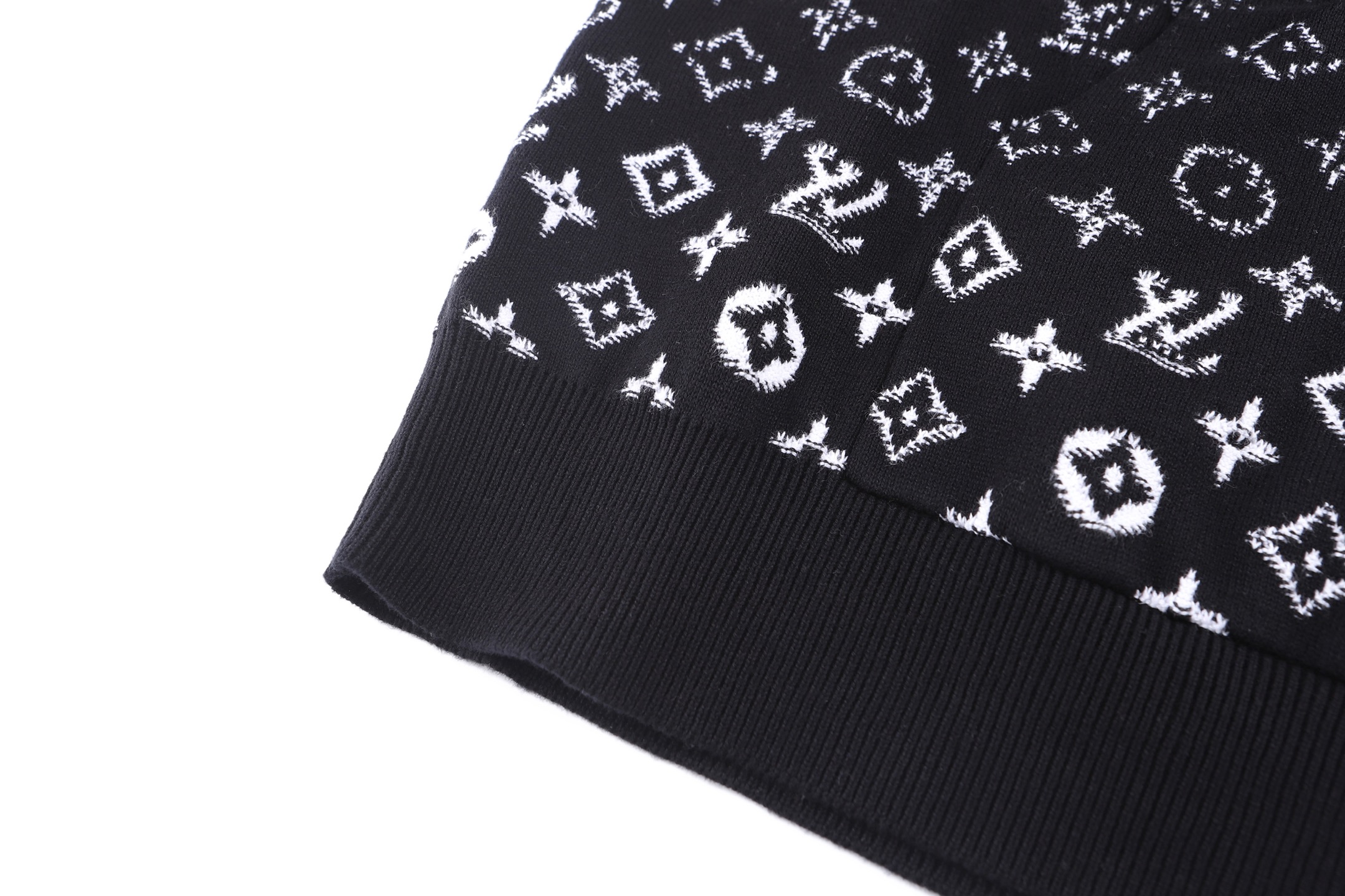 LOUIS VUITTON 23FW棉质渐变提花Logo连帽衫 ●正品13300购入开发 ●60支精梳棉双股纱线 ●采用