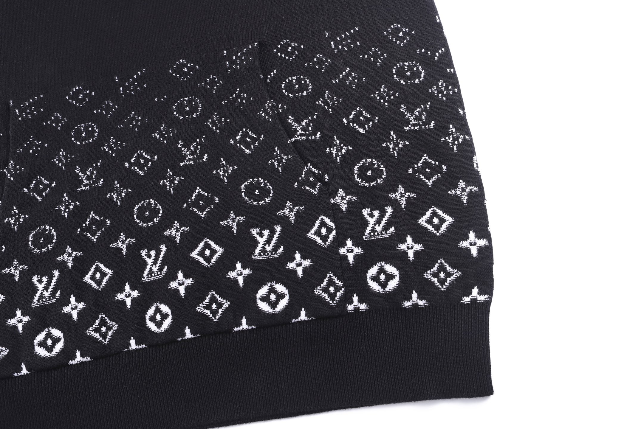 LOUIS VUITTON 23FW棉质渐变提花Logo连帽衫 ●正品13300购入开发 ●60支精梳棉双股纱线 ●采用