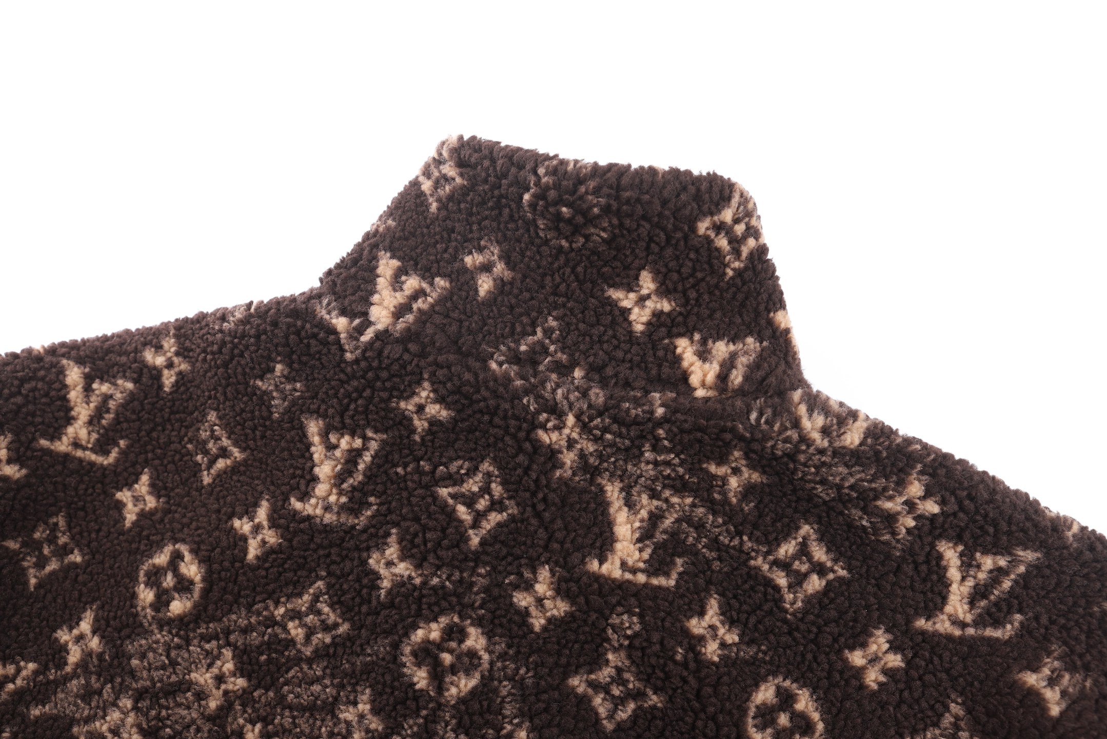 LV 26FW Monogram双面穿抓绒束腰夹克 ●正品22600购入开发 ●定制提花云感摇粒绒面料 ●定染100%腈
