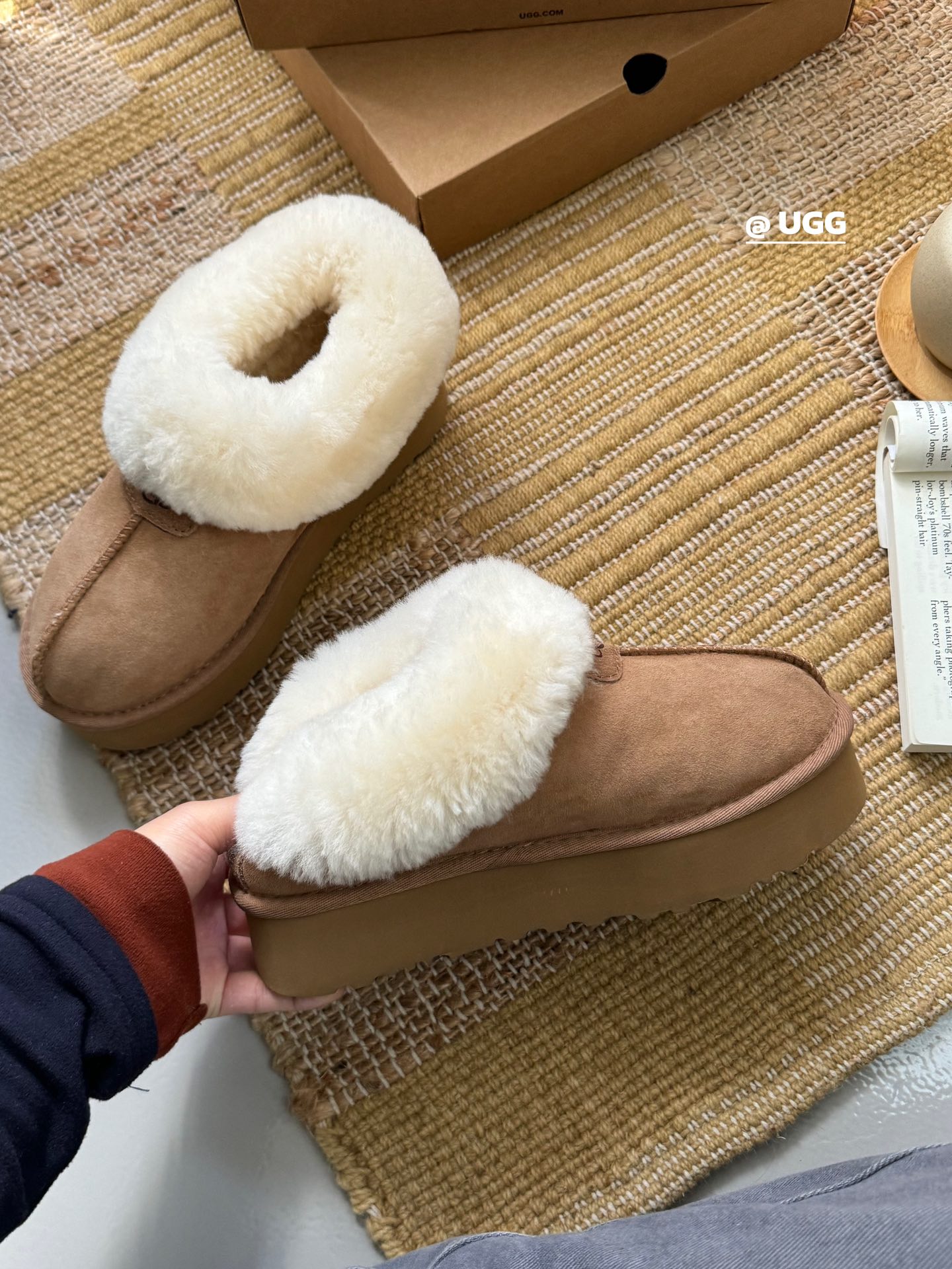 UGG3cmTazite厚底塔次特一双有秋冬氛围感的雪地靴来了〰️ 超模们的选择 极简〰️每天都要温暖又