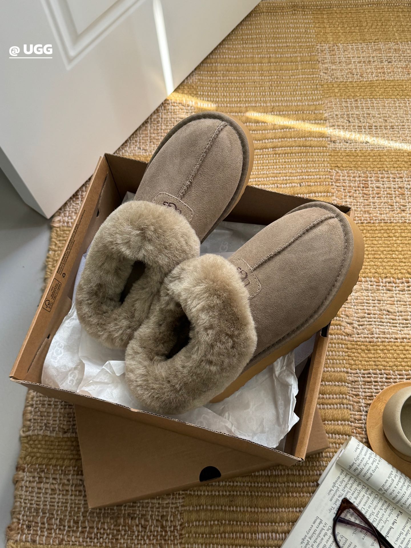 UGG3cmTazite厚底塔次特一双有秋冬氛围感的雪地靴来了〰️ 超模们的选择 极简〰️每天都要温暖又
