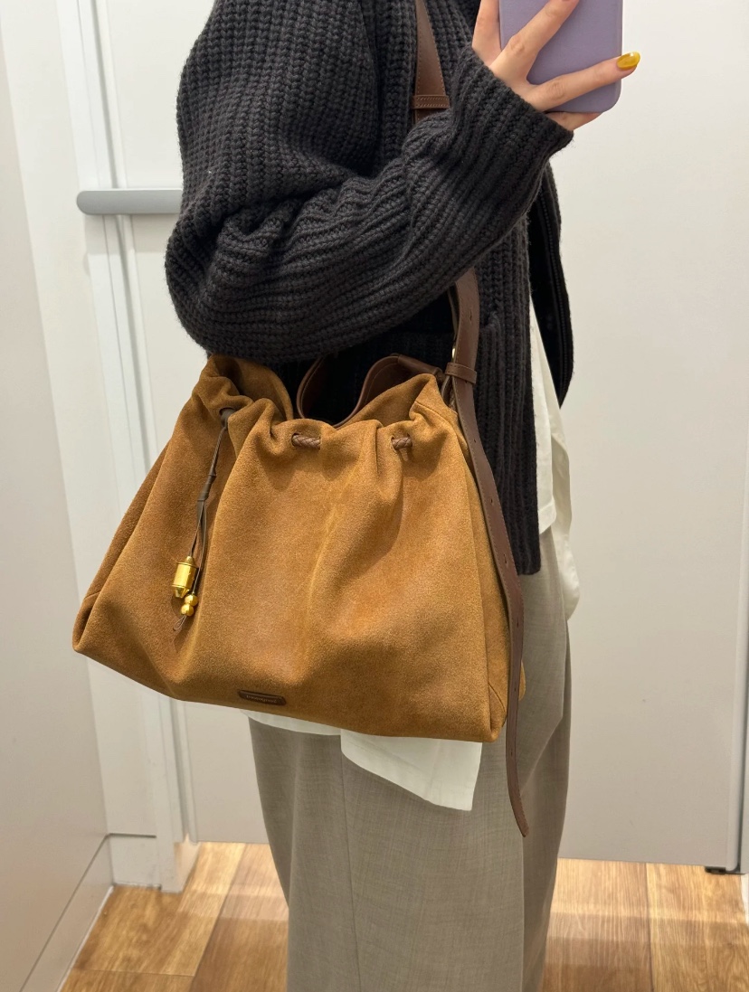 Crafted from deerskin, this hobo bag features a relaxed silhouette with - Comprehensive 2