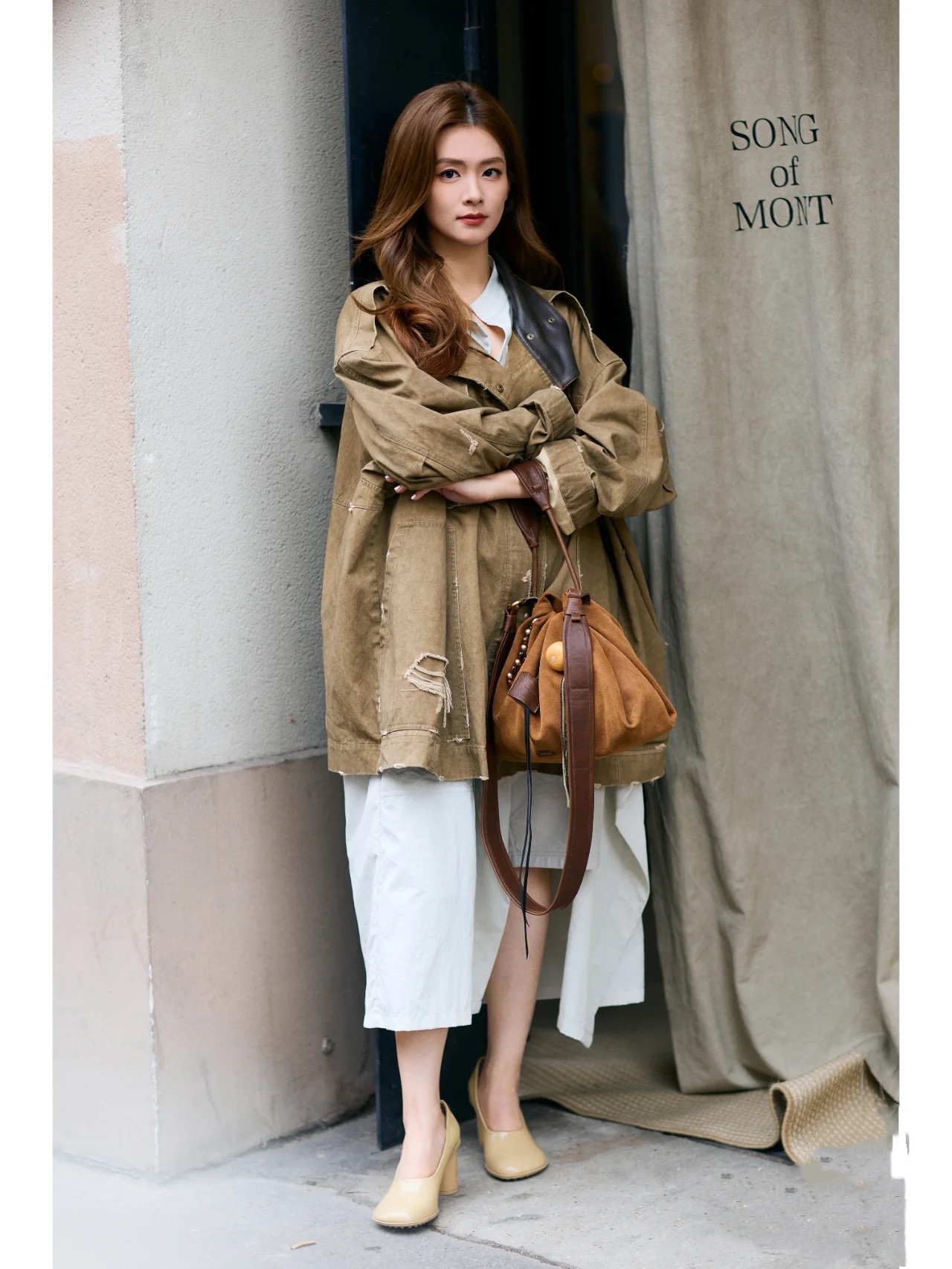 Songmont infuses narrative into handbag design, presenting a silhouette - Comprehensive 4