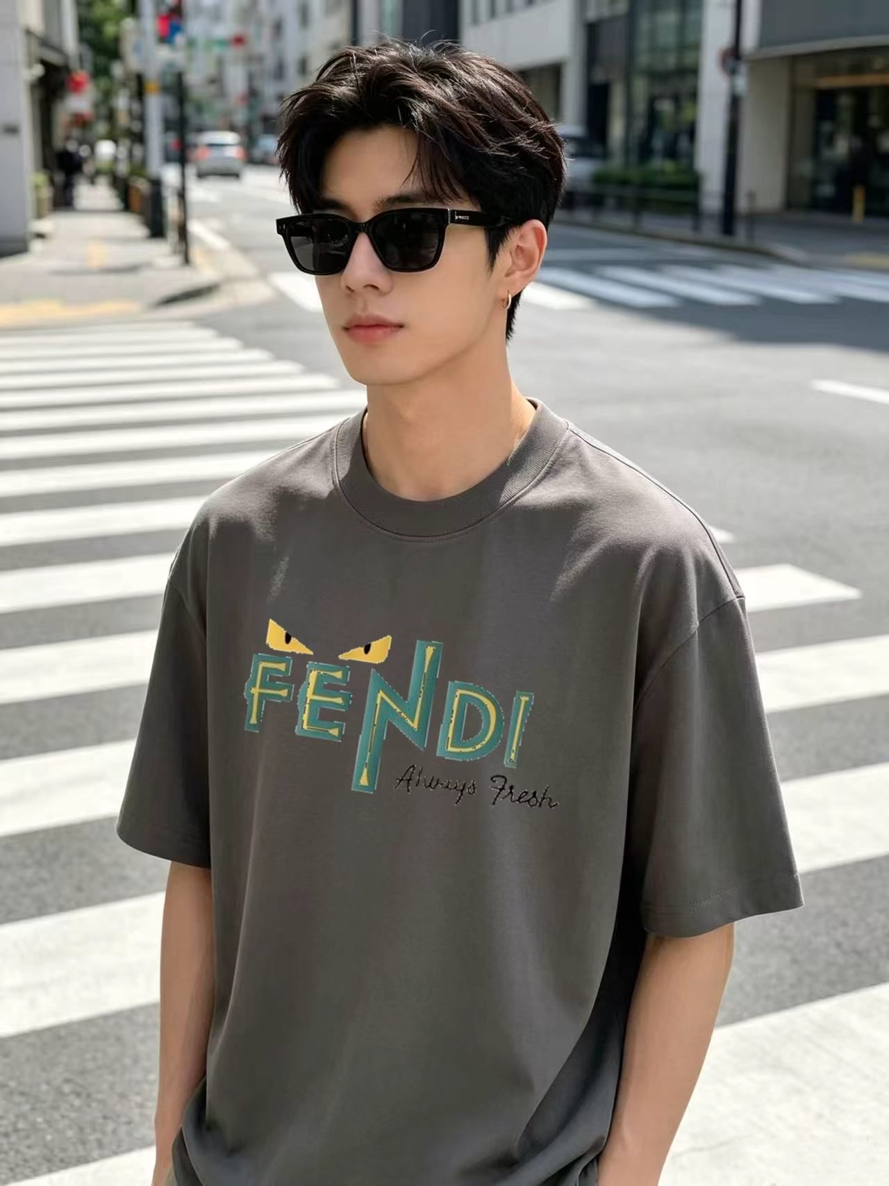 P85 Fend/Fendi* Camiseta de manga corta con estampado de letras demoníacas y botones, nueva temporada primavera/verano,…