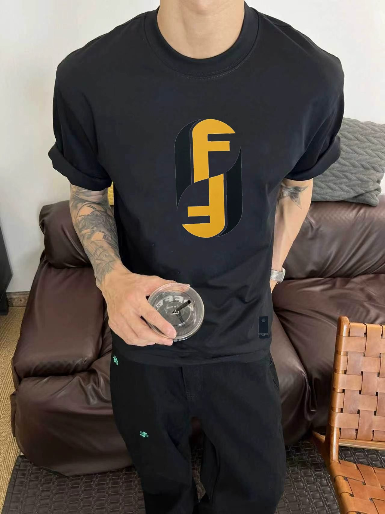 P85 Fend/Fendi* Logo doble F de colores contrastados superpuestos invertidos, nueva temporada primavera/verano, tejido …