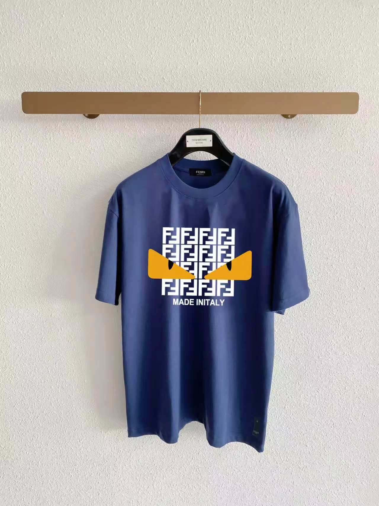 P85 Fend/Fendi*Di Doble F estampado clásico con ojos de demonio. Nuevo para primavera/verano. Camiseta de algodón puro …