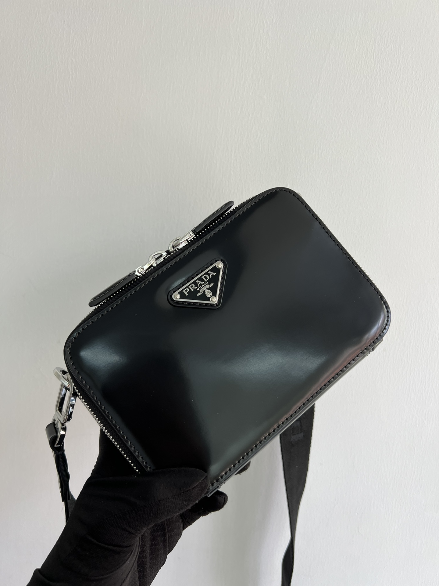 prada original new messenger bag