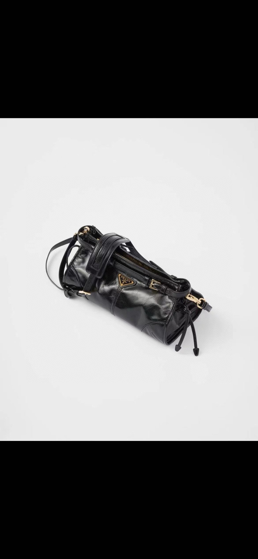 Prada The official website picture is selling for more than 20,000 yuan