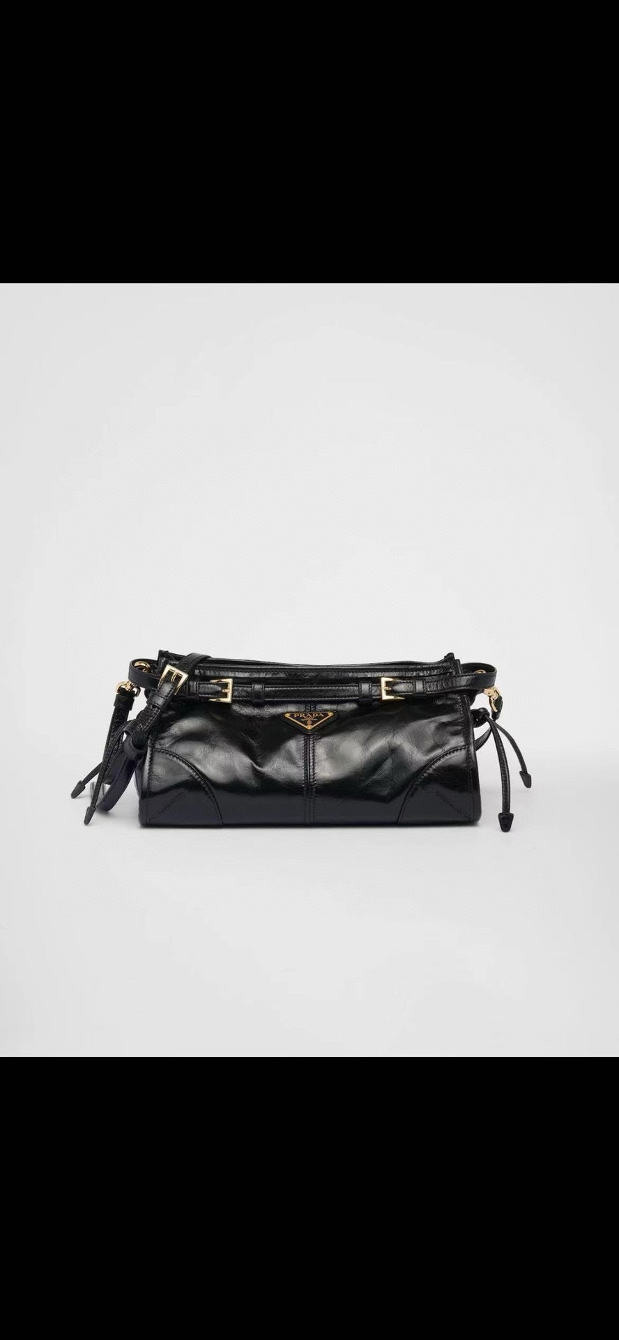 Prada The official website picture is selling for more than 20,000 yuan
