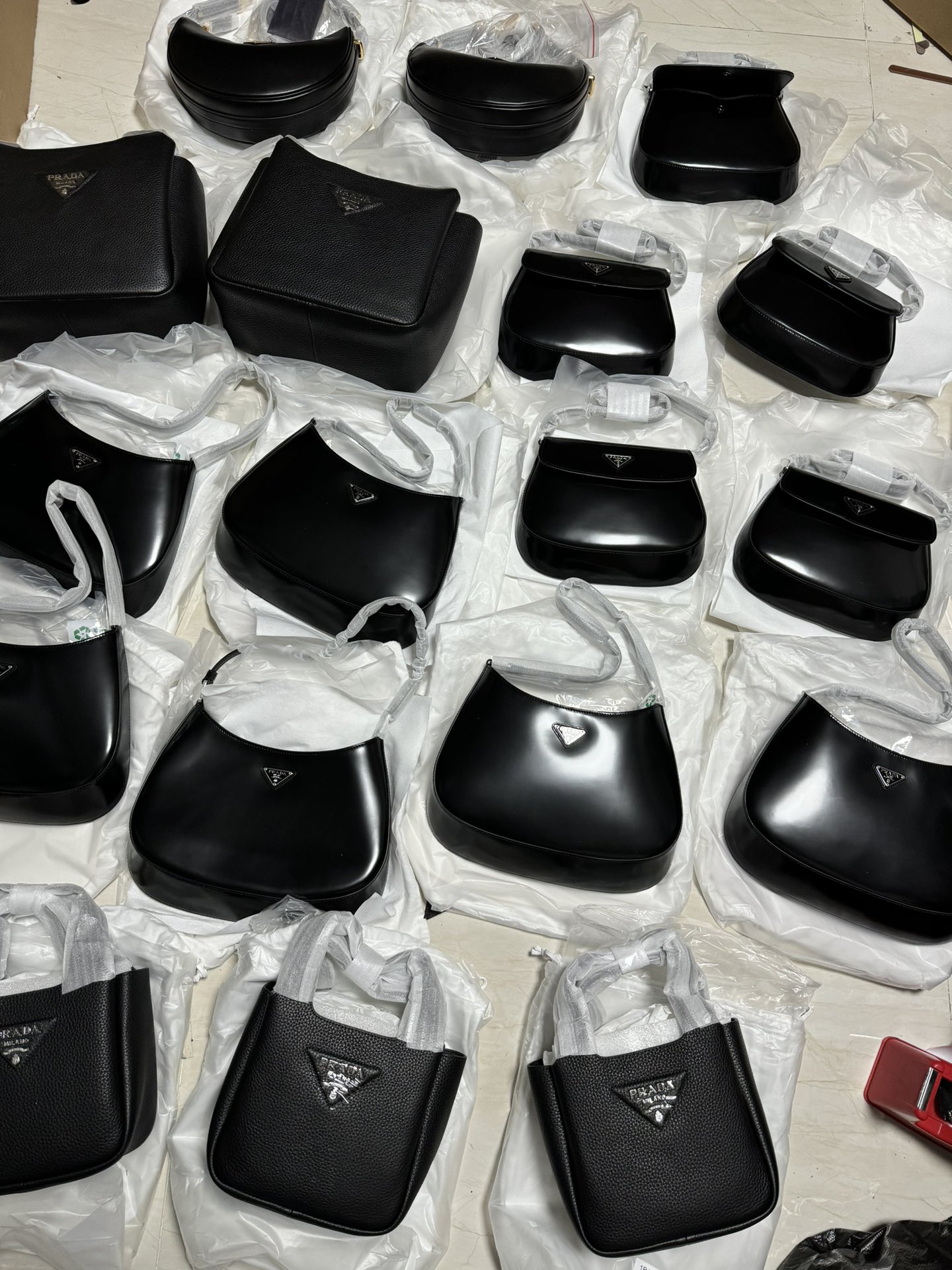 At the end of the year, a customer ordered Prada, and the actual delivery was takenThe quality is great