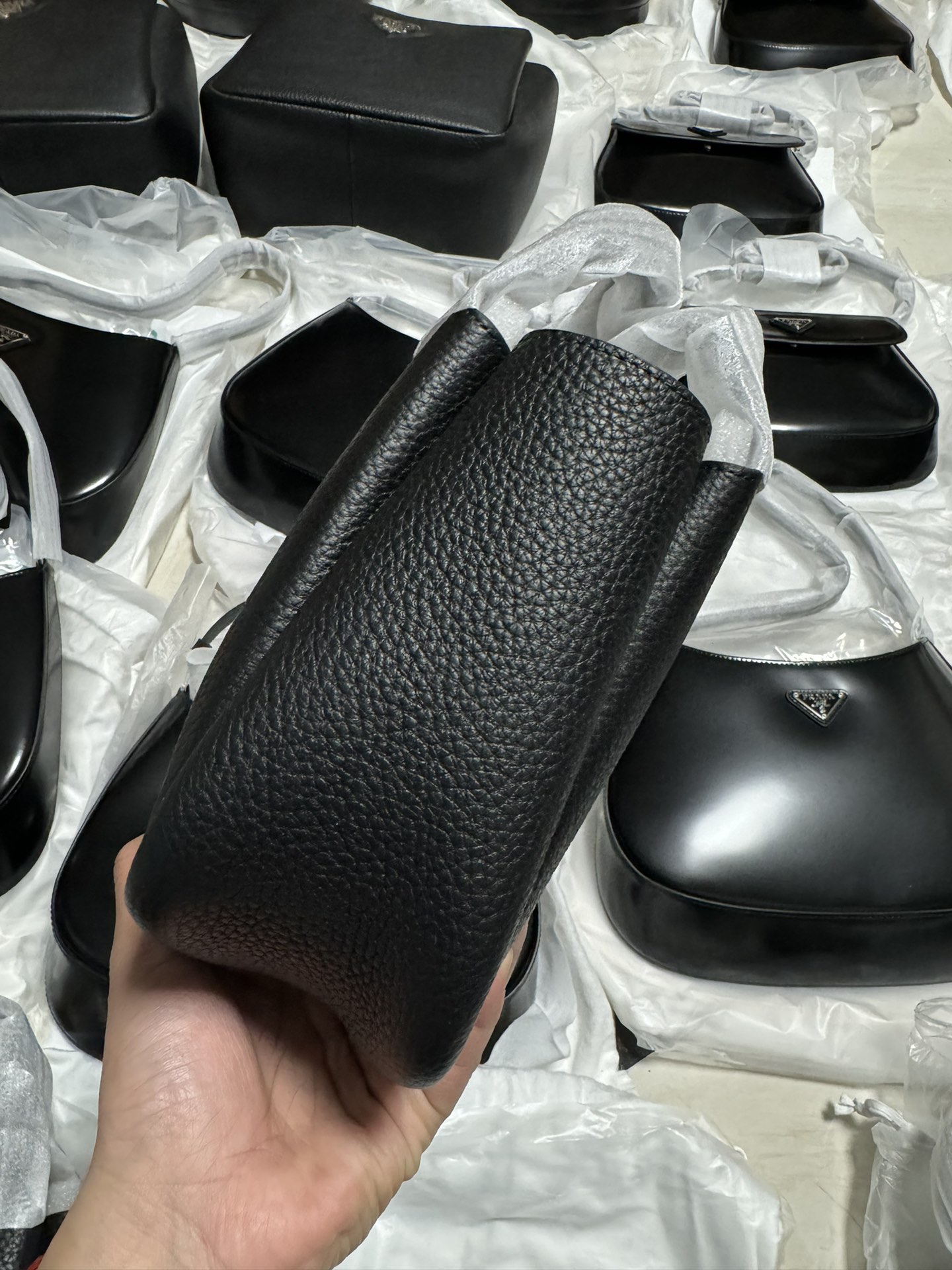 At the end of the year, a customer ordered Prada, and the actual delivery was takenThe quality is great