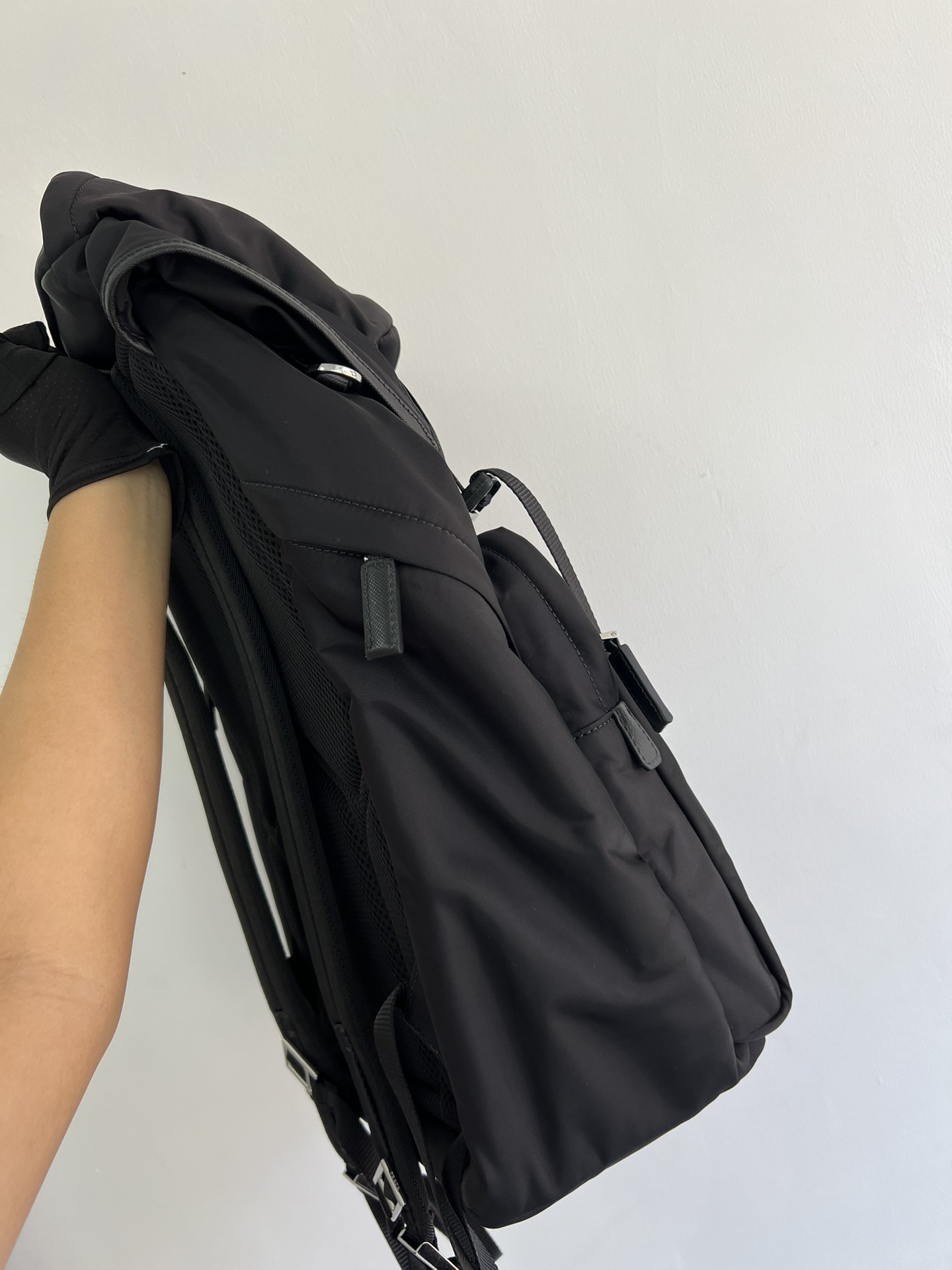 Prada New mountaineering bag officially on sale 2VZ019