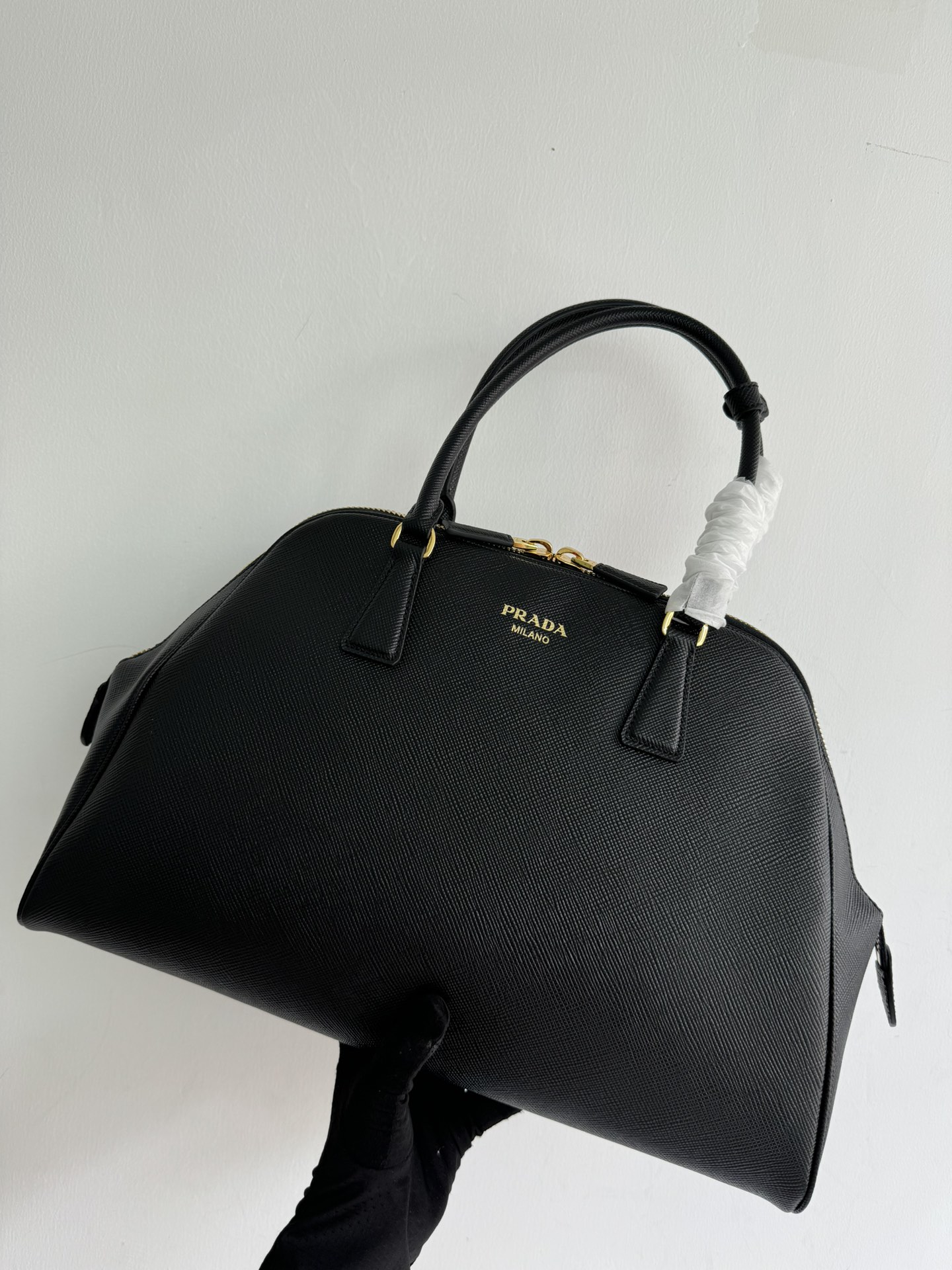 Prada's new pure original (large size) tote bag 1BG524 has arrived Shoulder handbag, imported cross-grain cowhide, this exquisite handbag is made