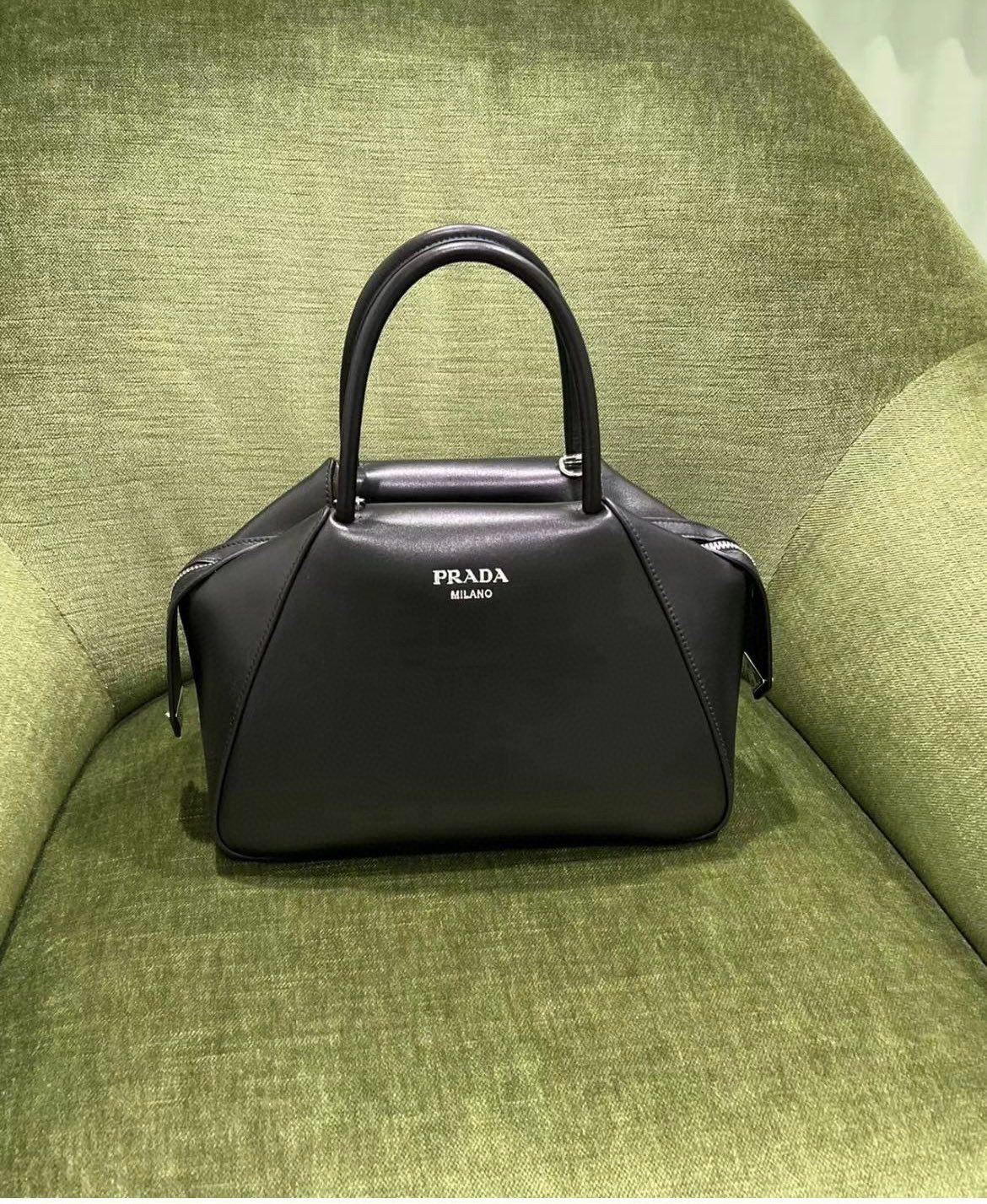 Prada 25 new product debut upper body pictures