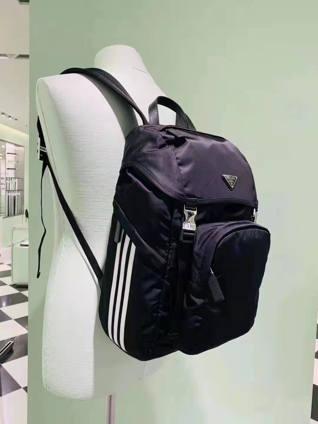 Prada Simple, advanced