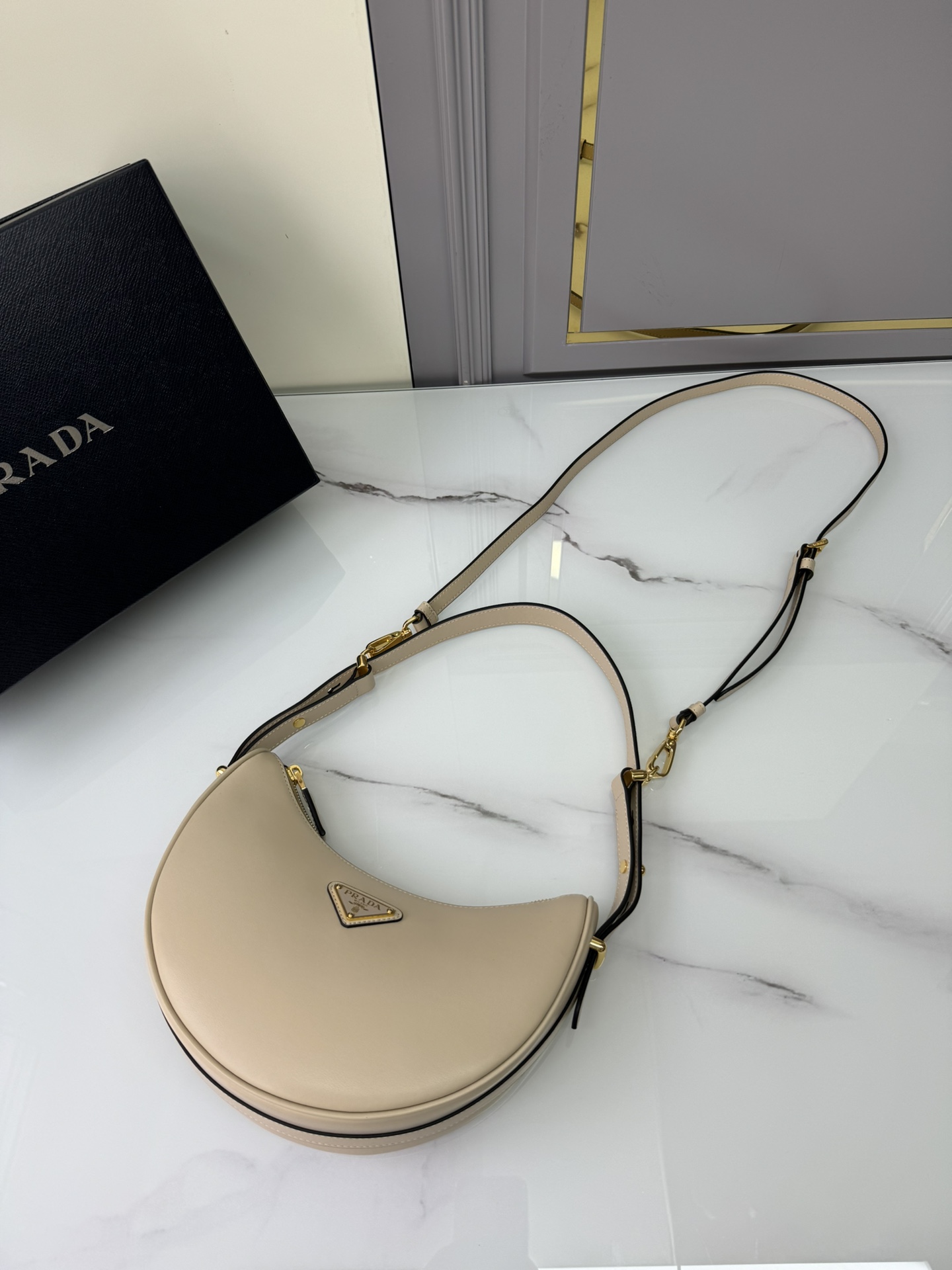 NO:920160,More details, Prada [price based on volume], prada19860909更多细节,普拉达【跑量价】,prada,Bag