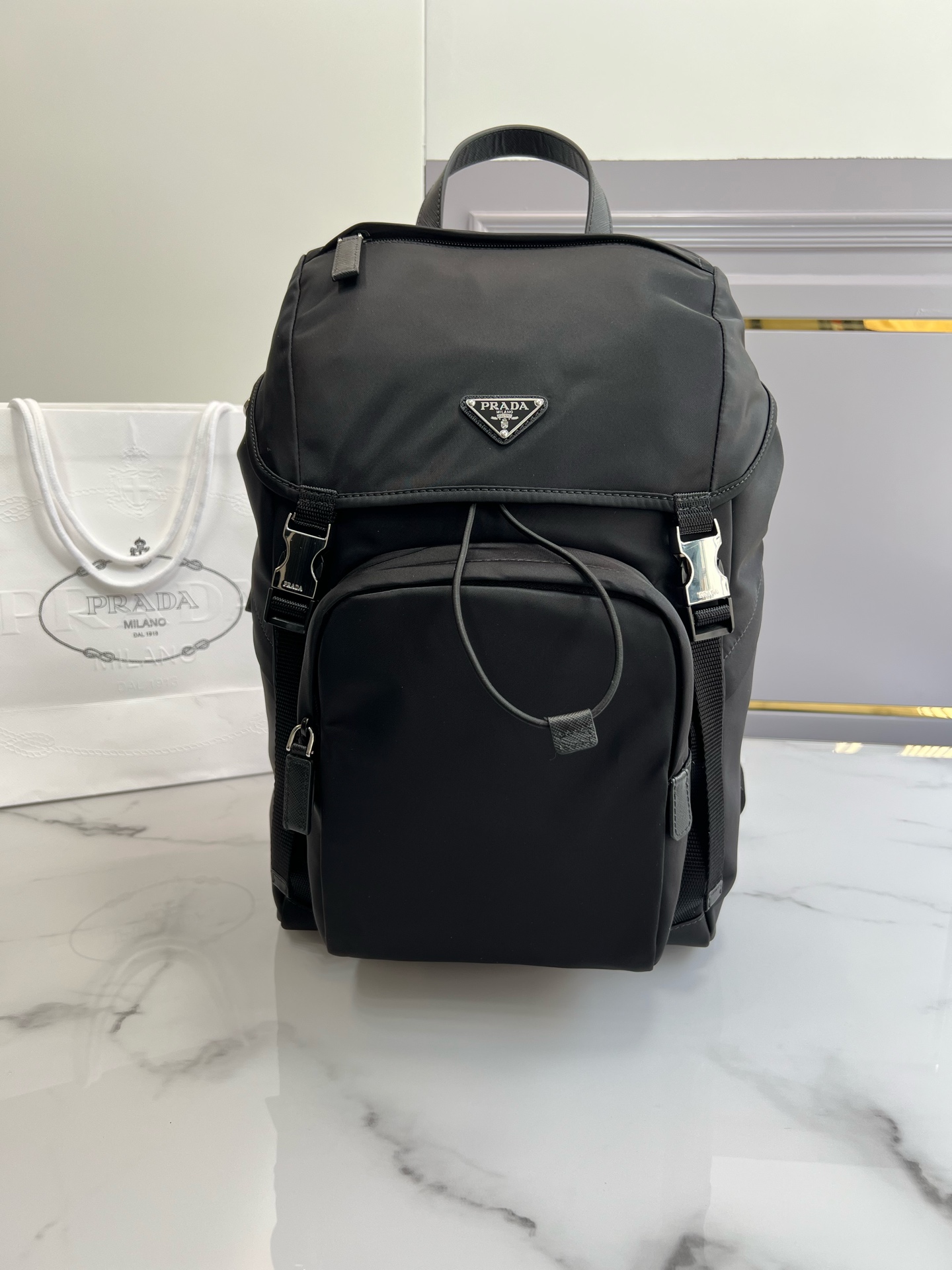 25 new products debut prada mens new backpack 2VZ135