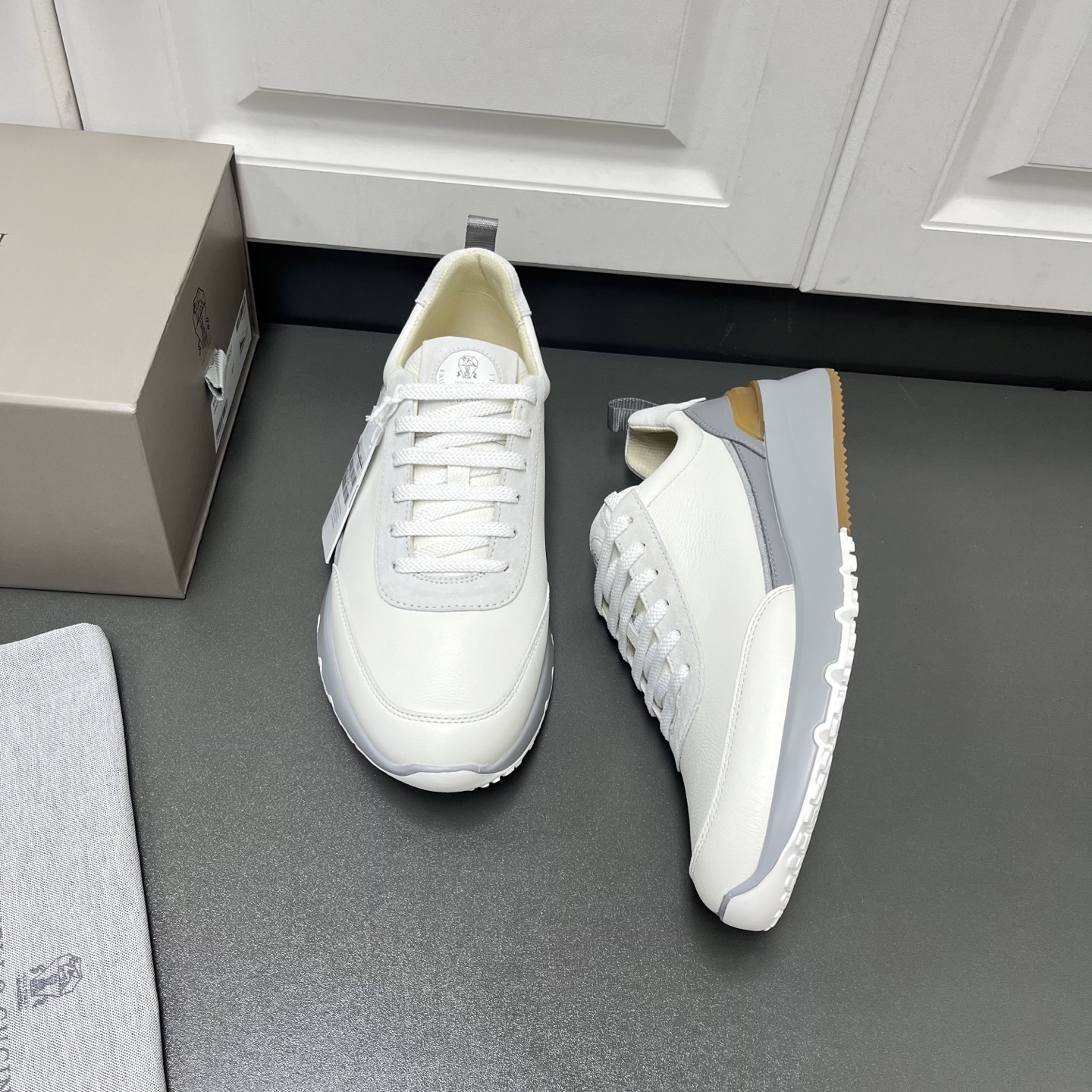 NO:351717,New color scheme Spring and summer Brunello Cucinelli comes from Italy's world's top luxury brand, known as the 