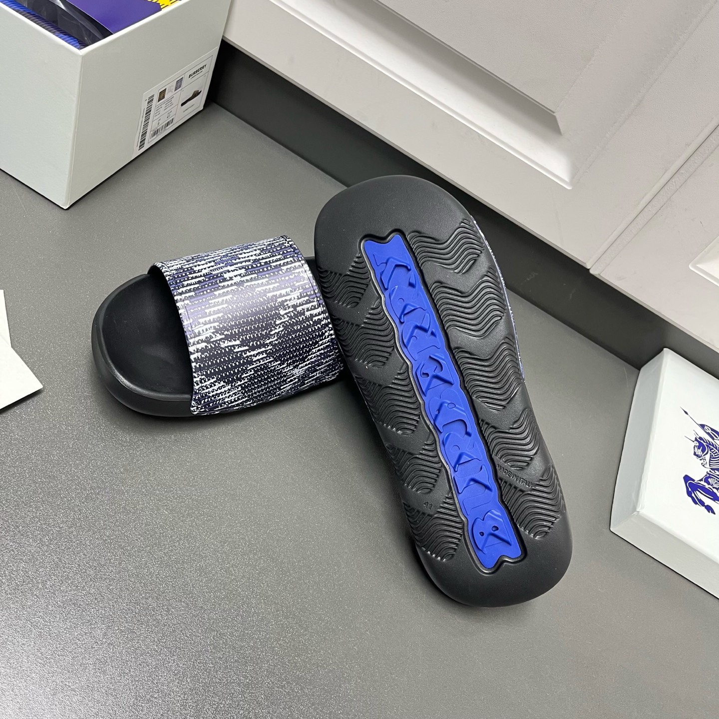 버버리 체크 샌들 113410 이미지 9