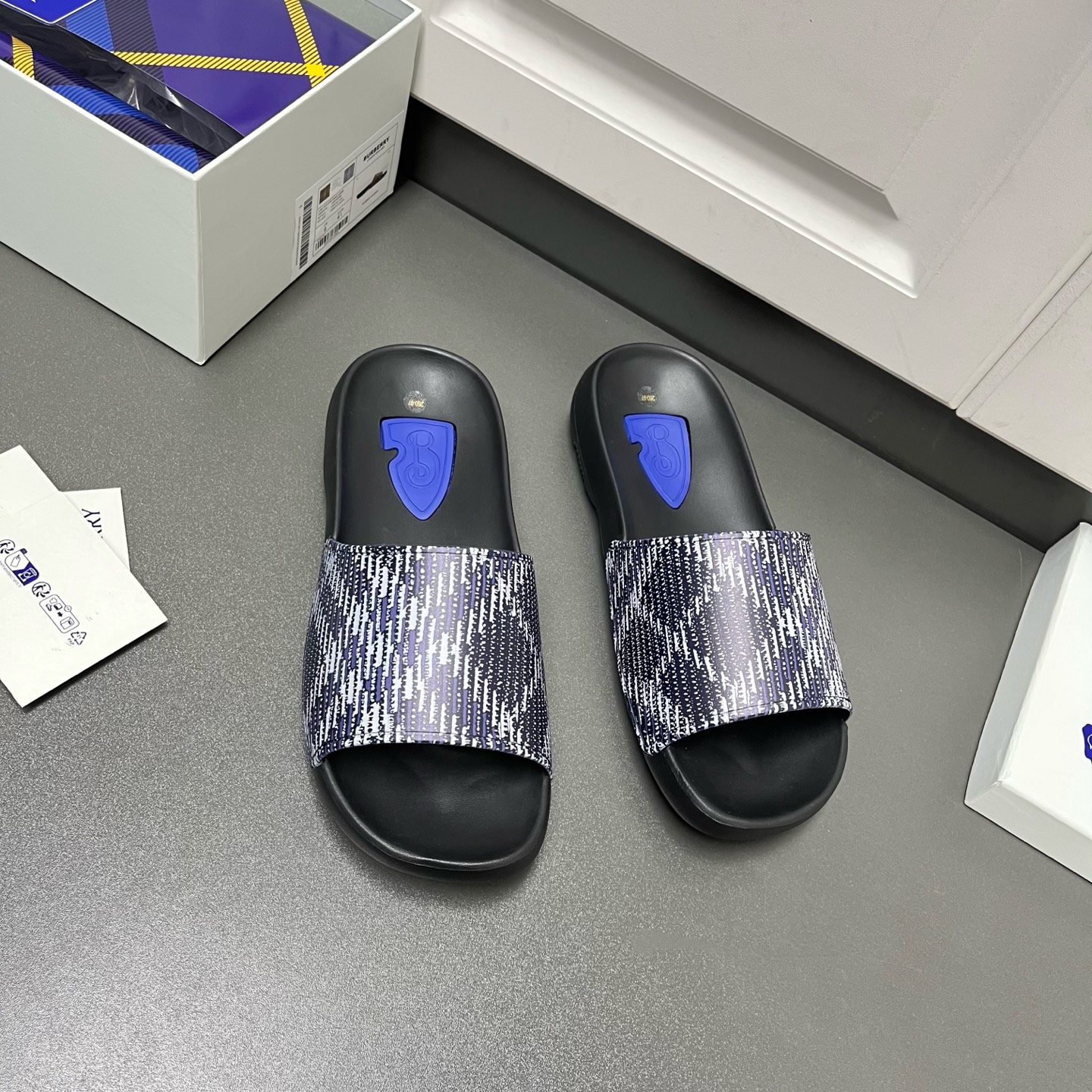 버버리 체크 샌들 113410 이미지 7