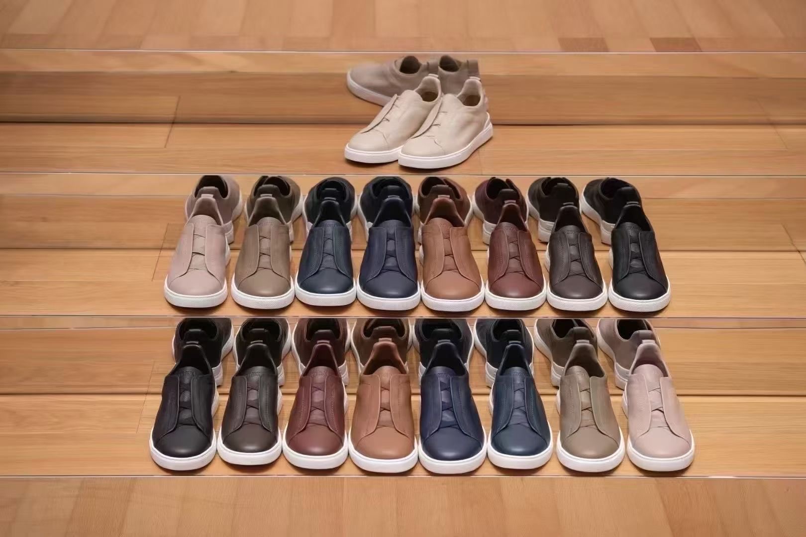 NO:557569,More official websiteShow,19860909更多官网Show,,Men's shoes