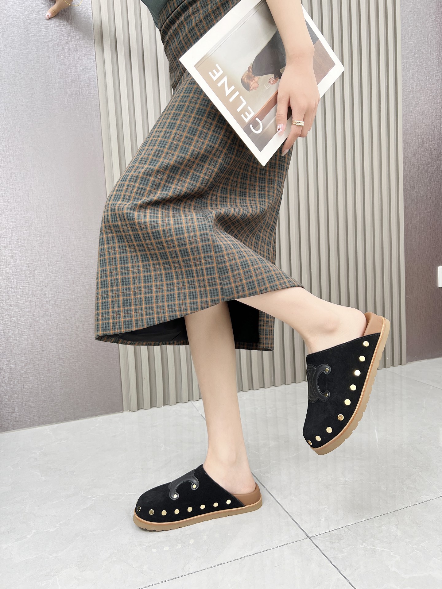 Celine 25SS Espadrille Studded Clogs - French Style & Ultimate Comfort 8 i1743696308923 971 0 6