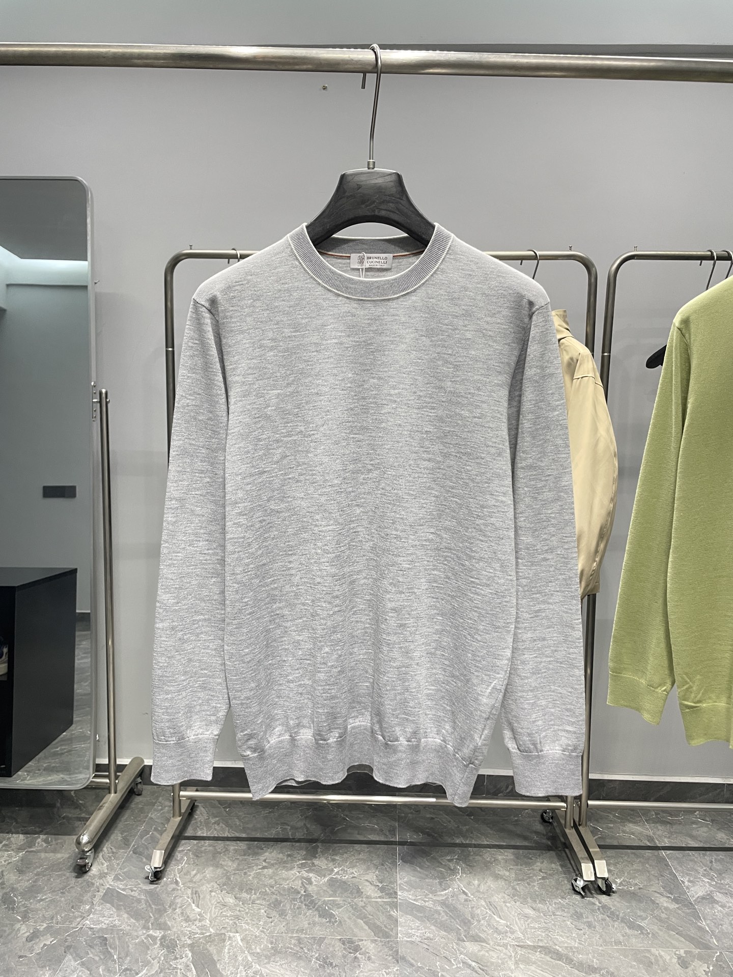 NO:531002,Detailed pictures of frost, white gray ~,alexander wang19860909霜白灰细节图～,,alexander wang,Men's clothing